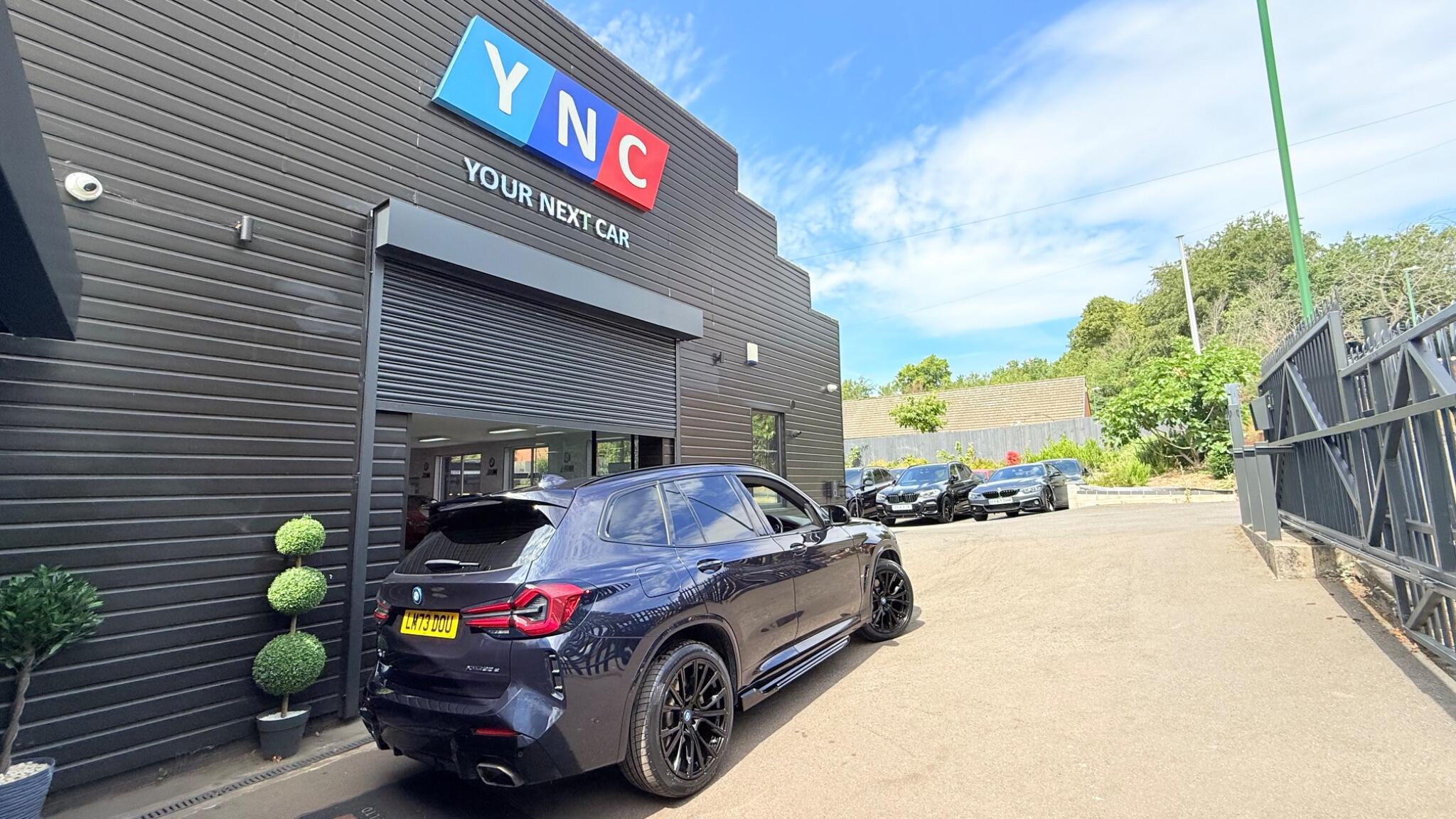 BMW X3 view 5