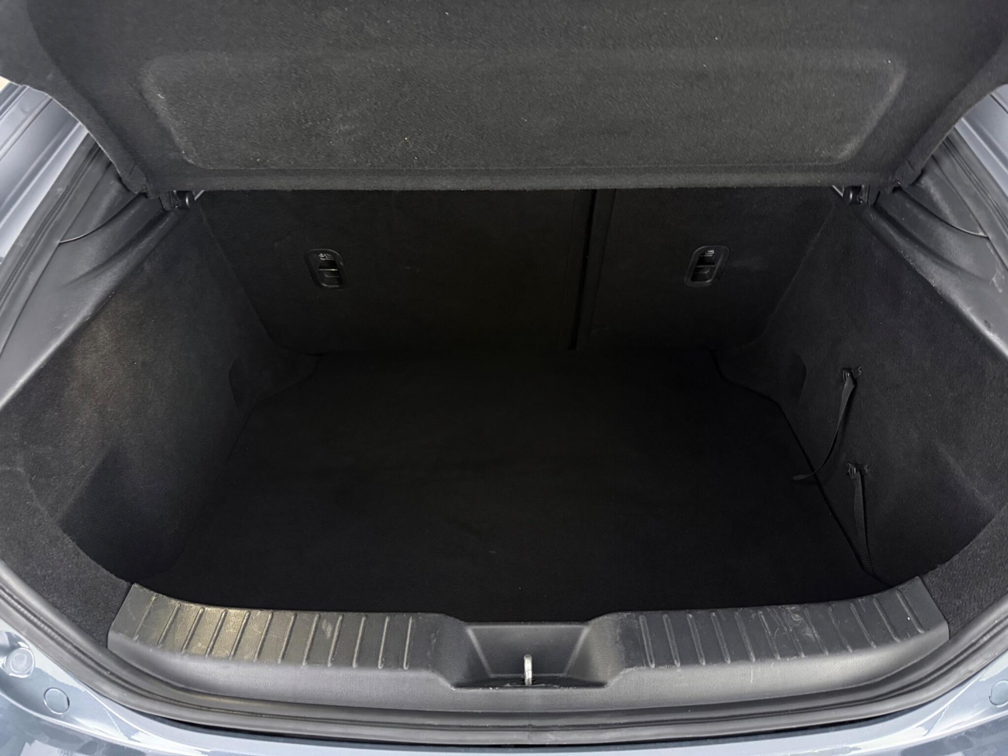 Mazda Mazda3 view 10