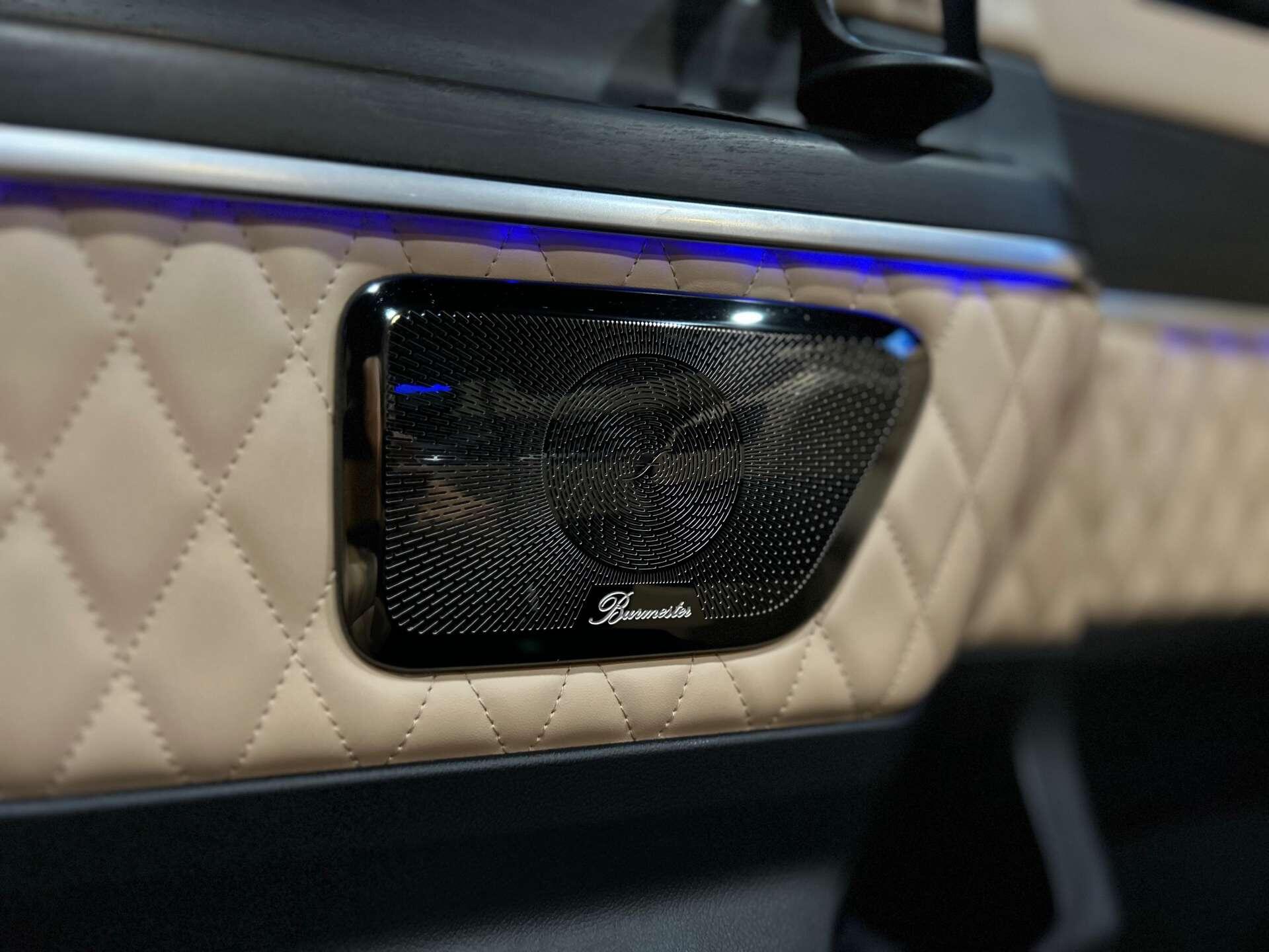 Mercedes-Benz V Class view 17