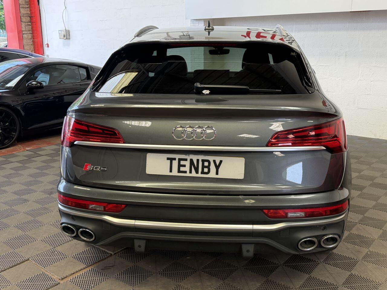 Audi SQ5 view 8