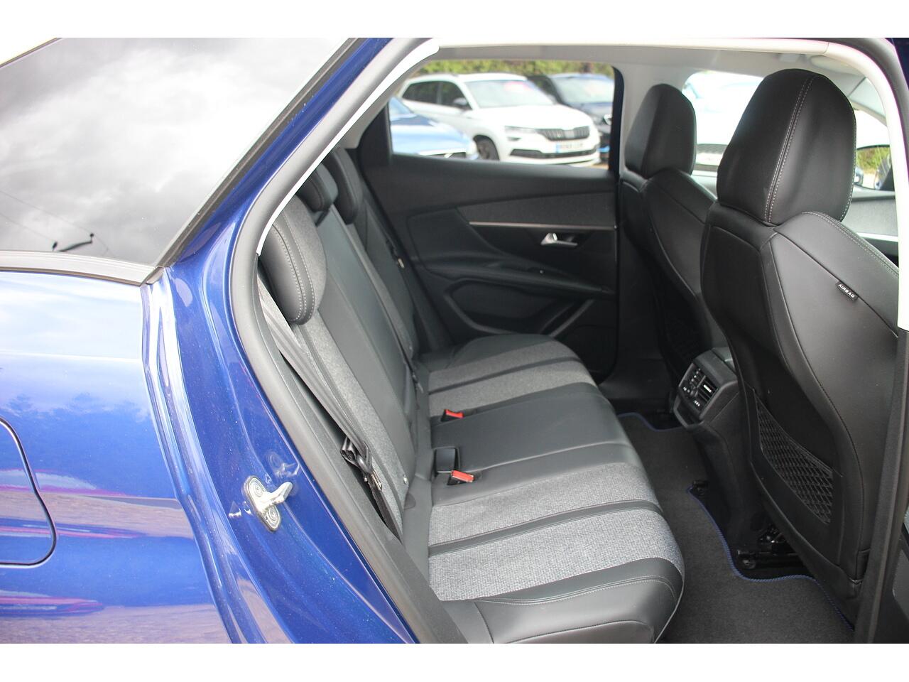 Peugeot 3008 view 18