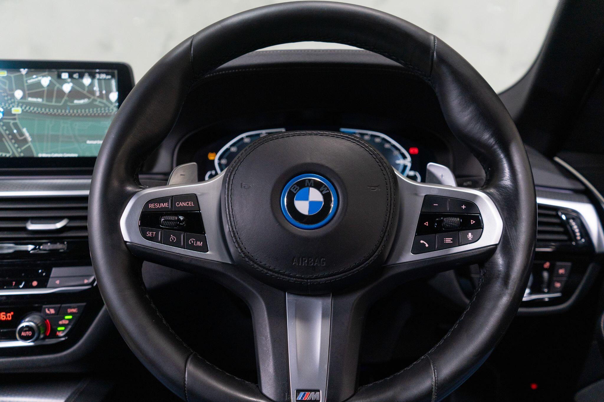 BMW 5 Series view 37