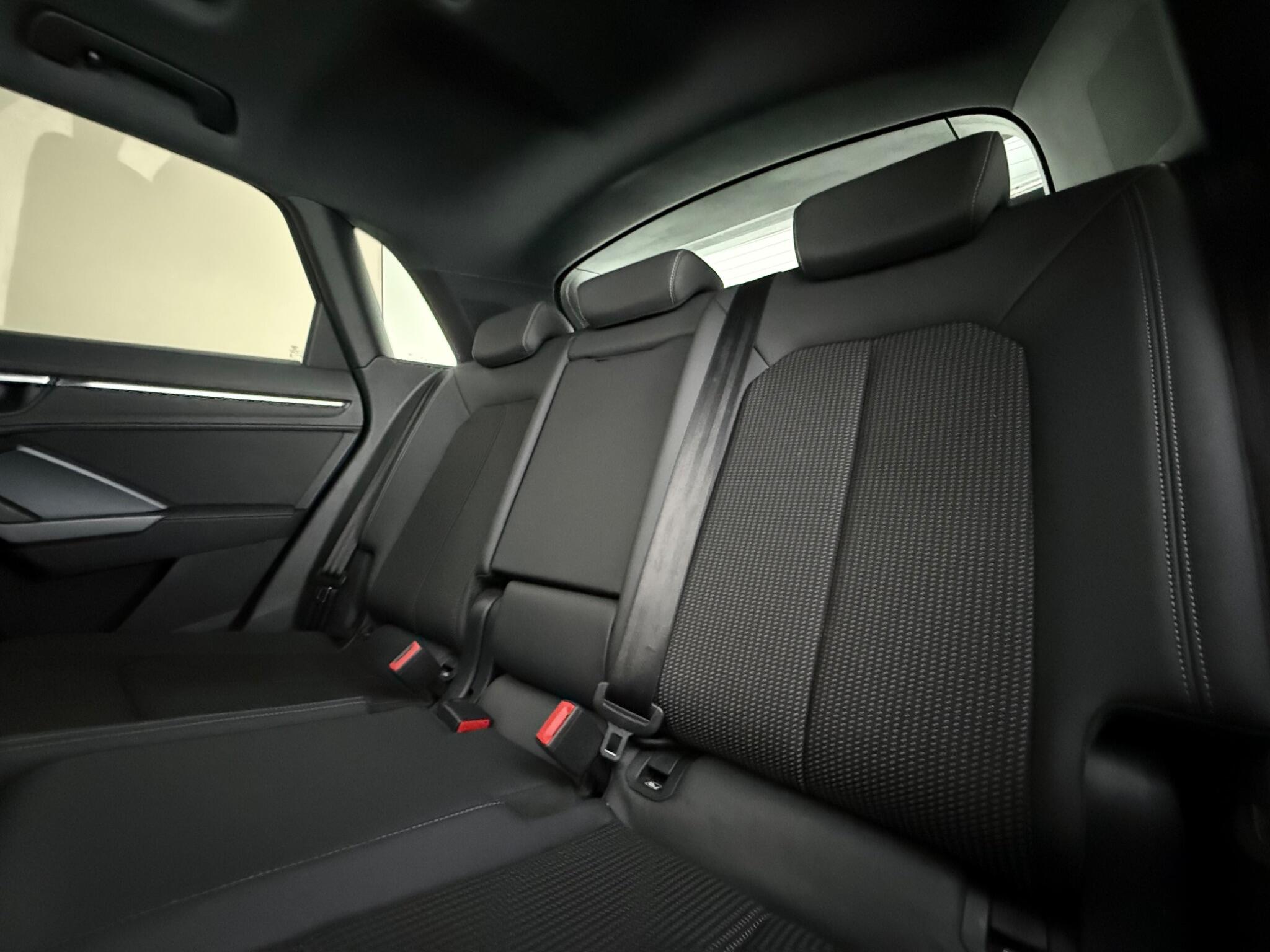 Audi Q3 view 35