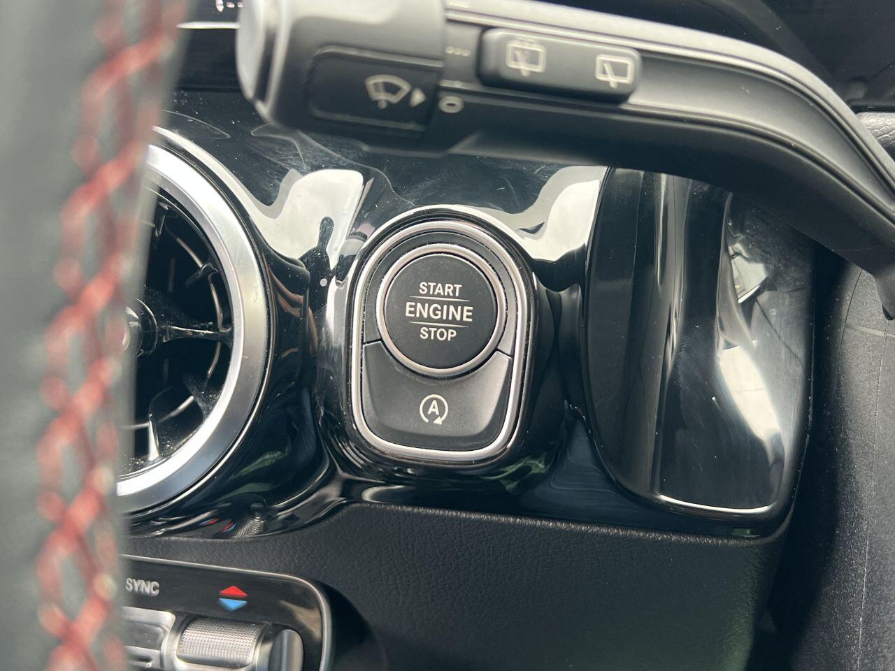 Mercedes-Benz Gla view 53