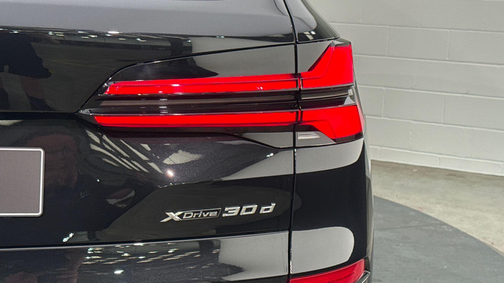 BMW X5 view 21