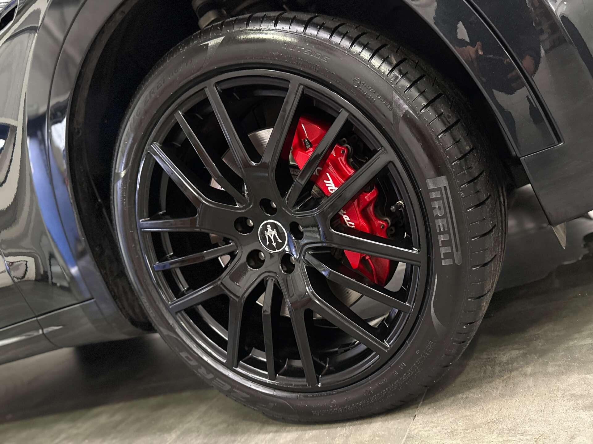 Maserati Levante view 27