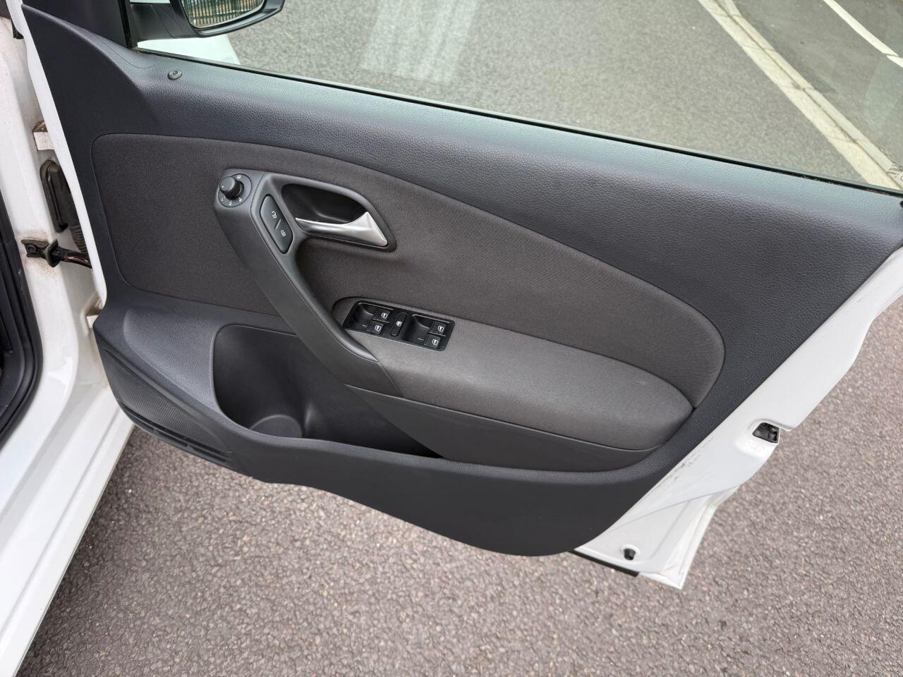 Volkswagen Polo view 38