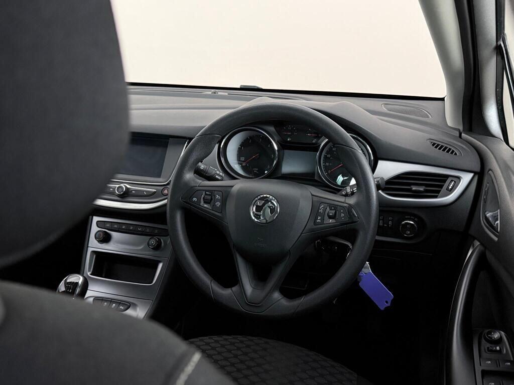 Vauxhall Astra view 9
