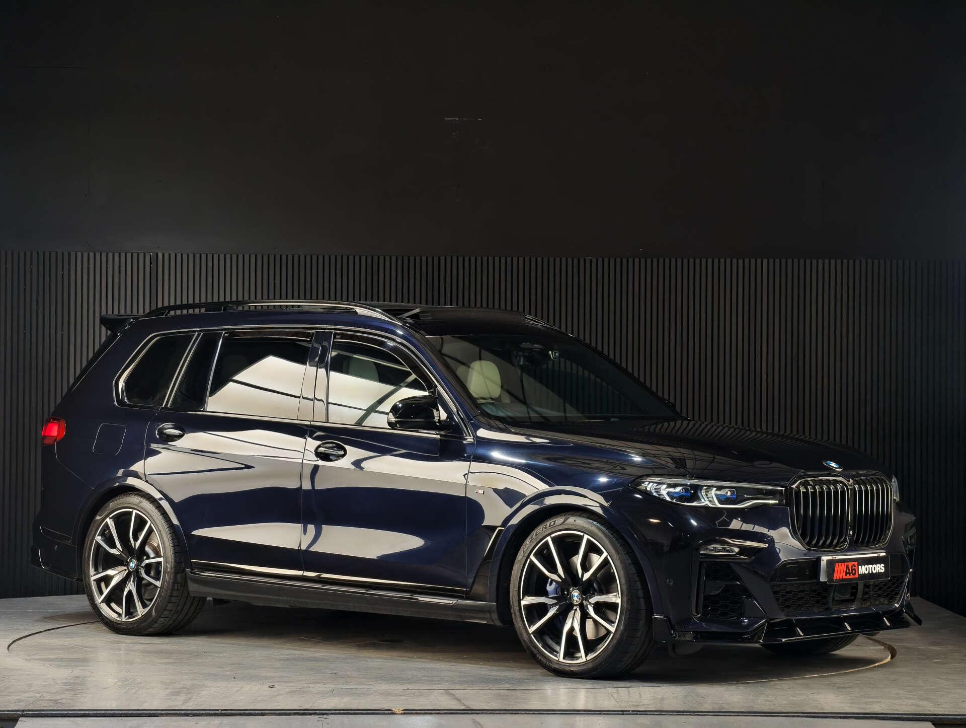 BMW X7 view 6
