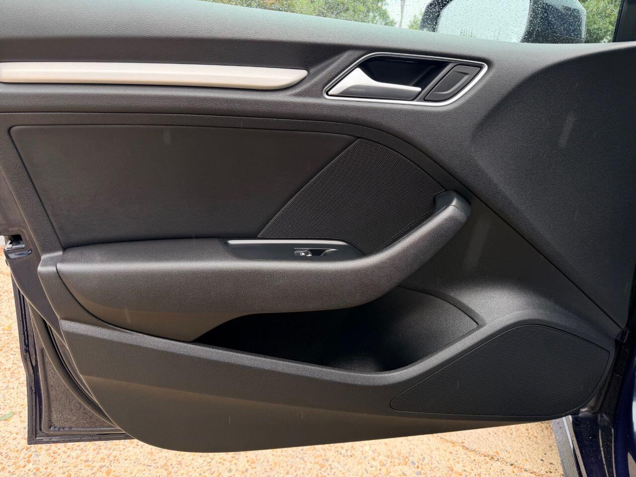 Audi A3 view 24