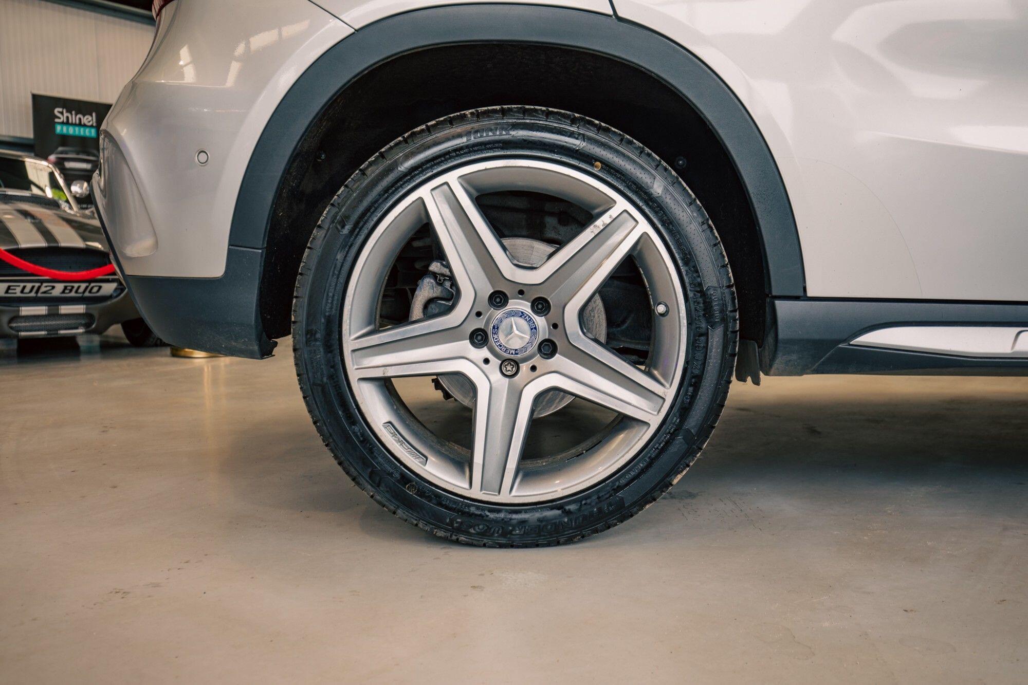 Mercedes-Benz Gla view 8