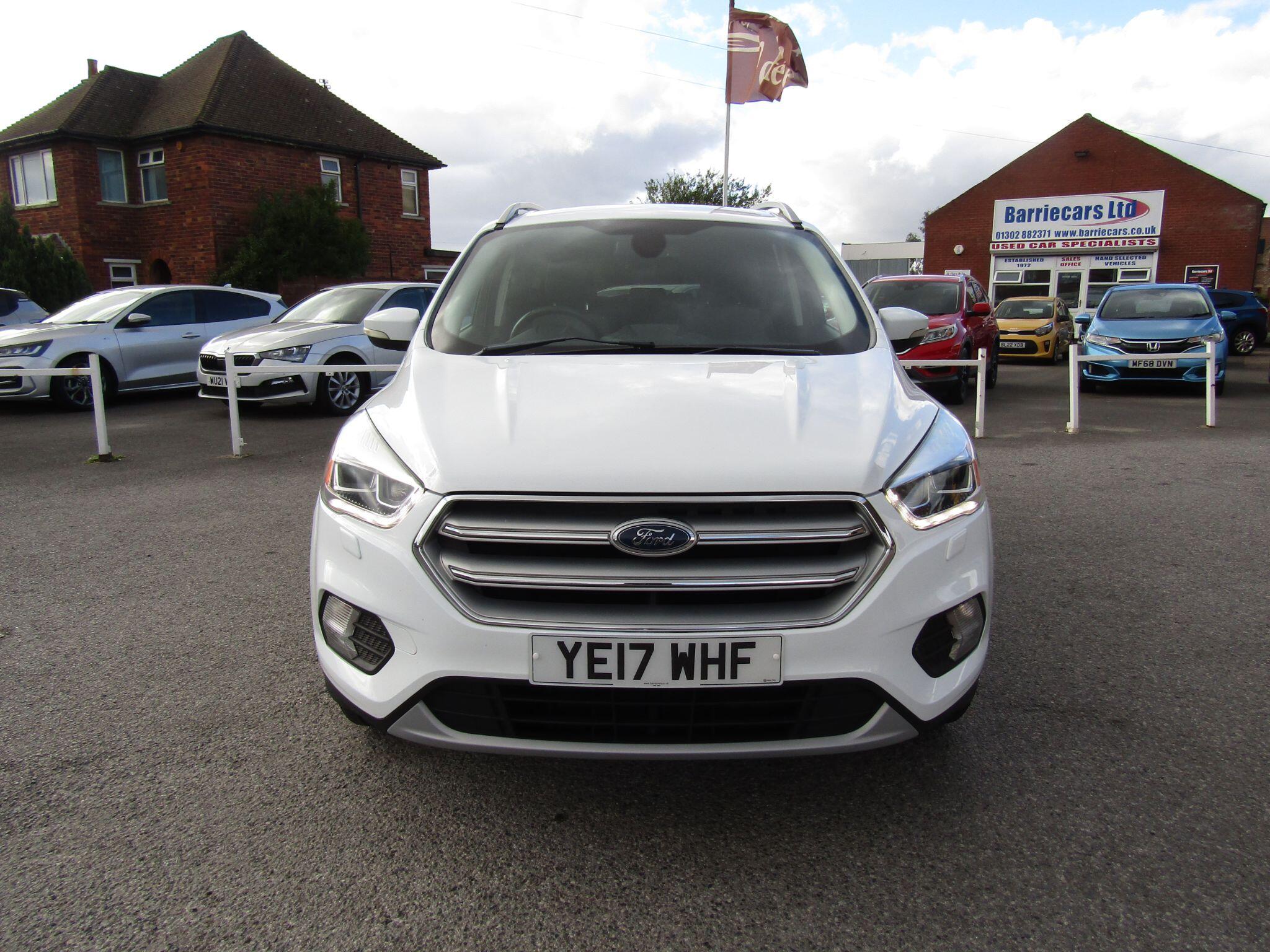 Ford Kuga view 3