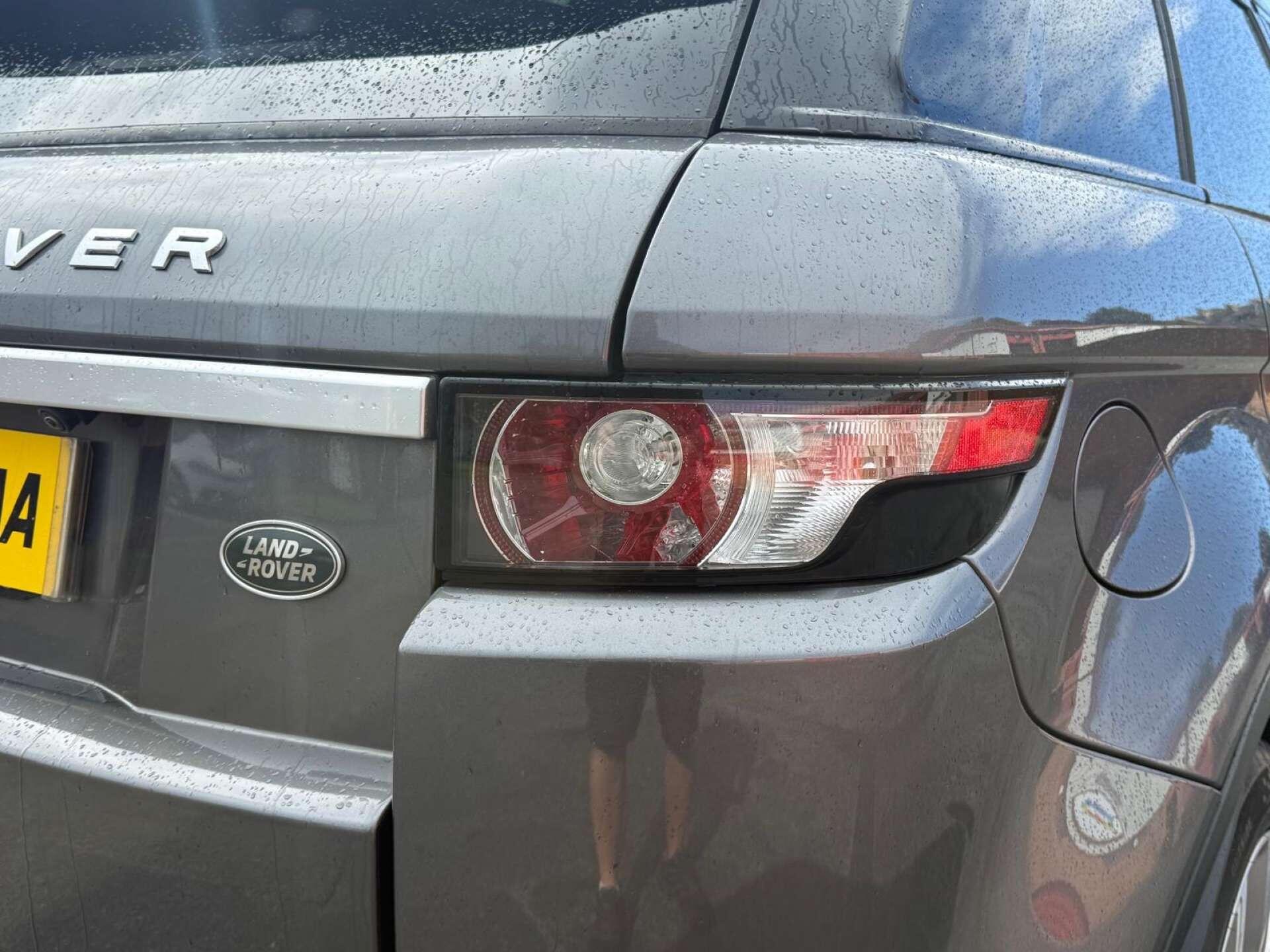 Land Rover Range Rover Evoque view 18