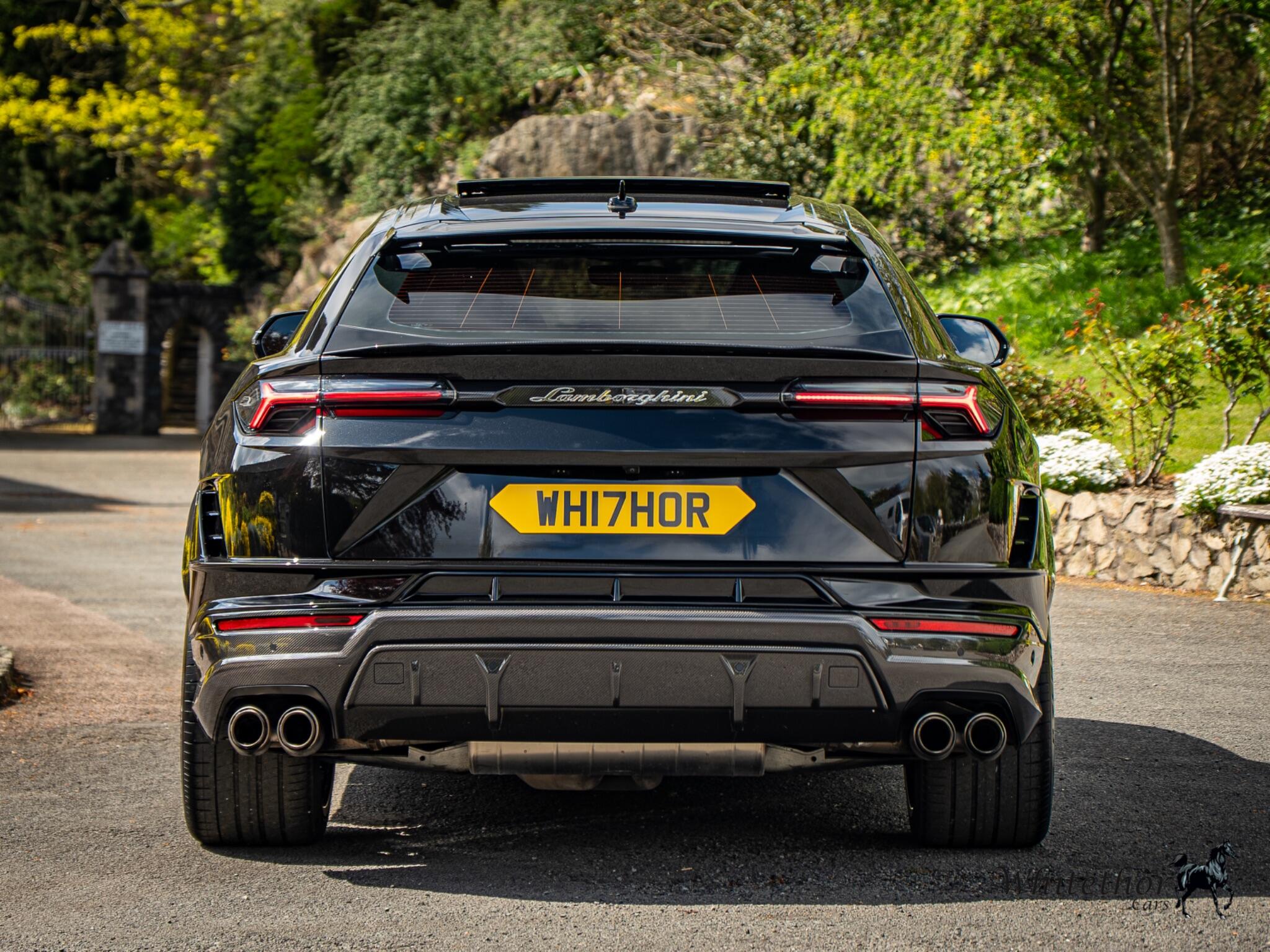 Lamborghini Urus view 5
