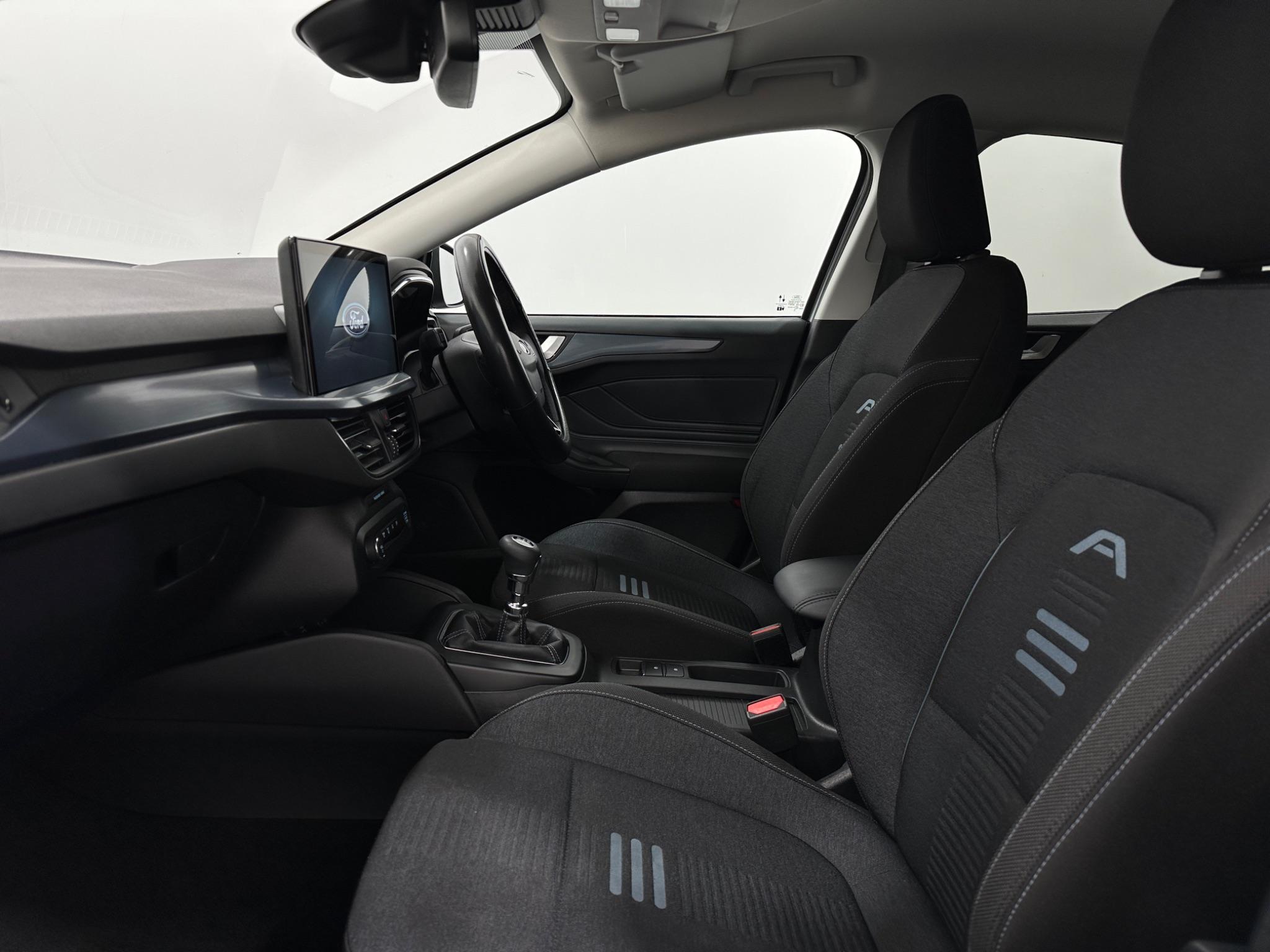 Ford Focus view 33