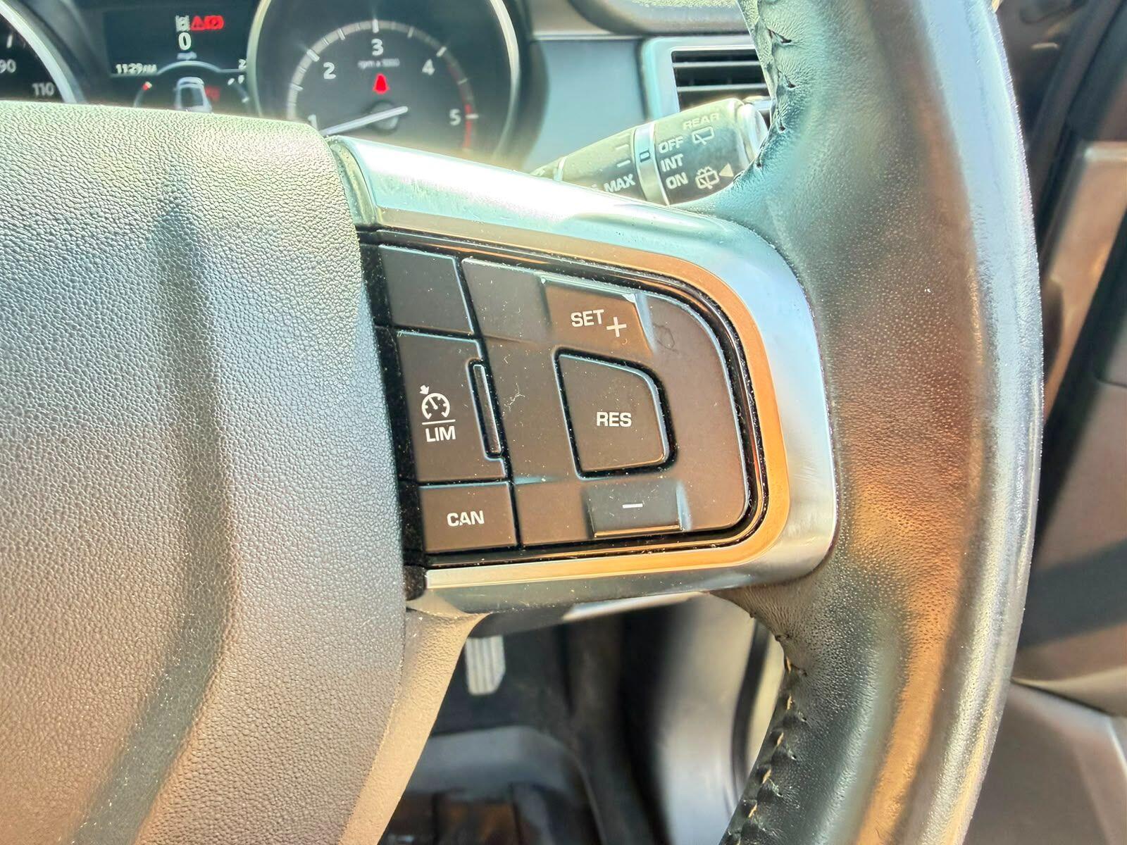 Land Rover Discovery Sport view 26