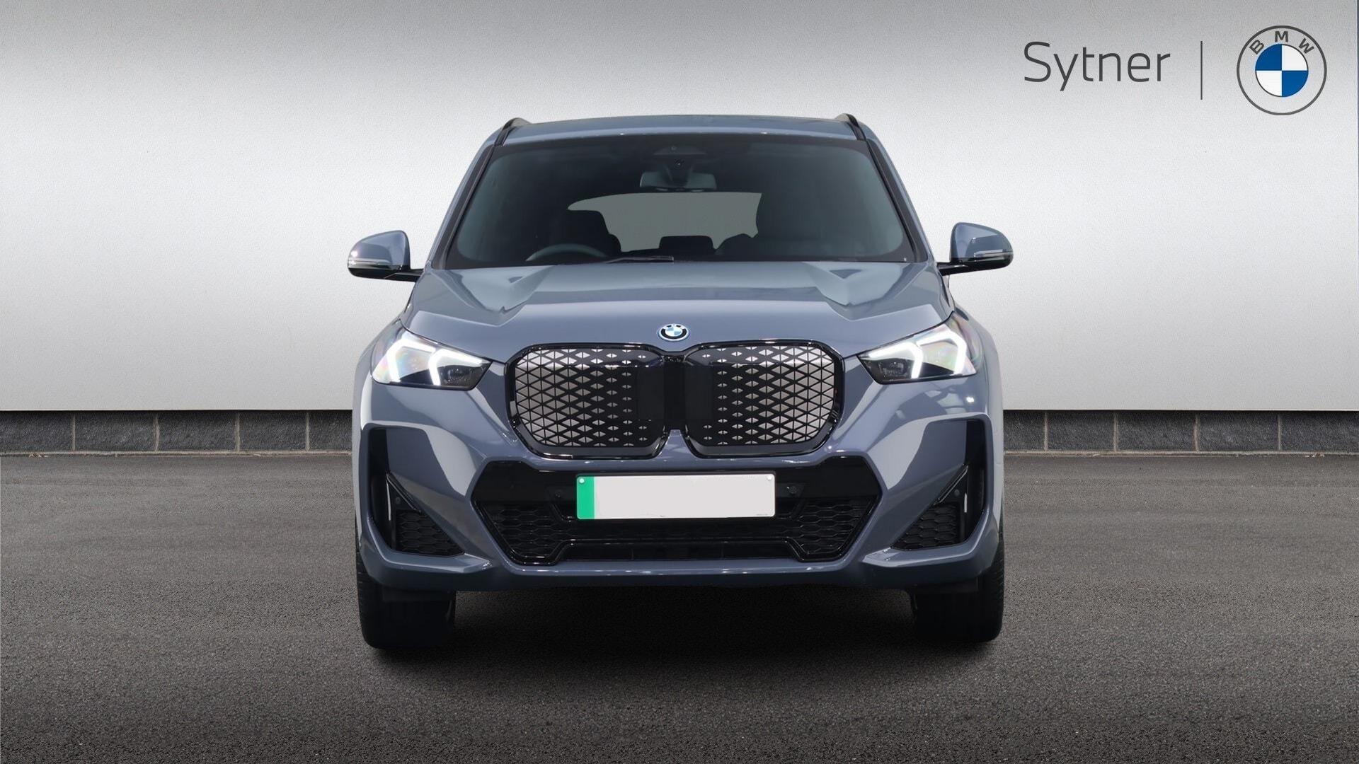 BMW Ix1 view 16