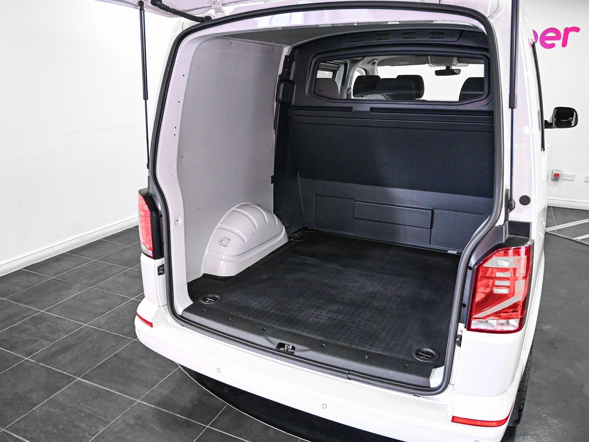 Volkswagen Transporter view 30