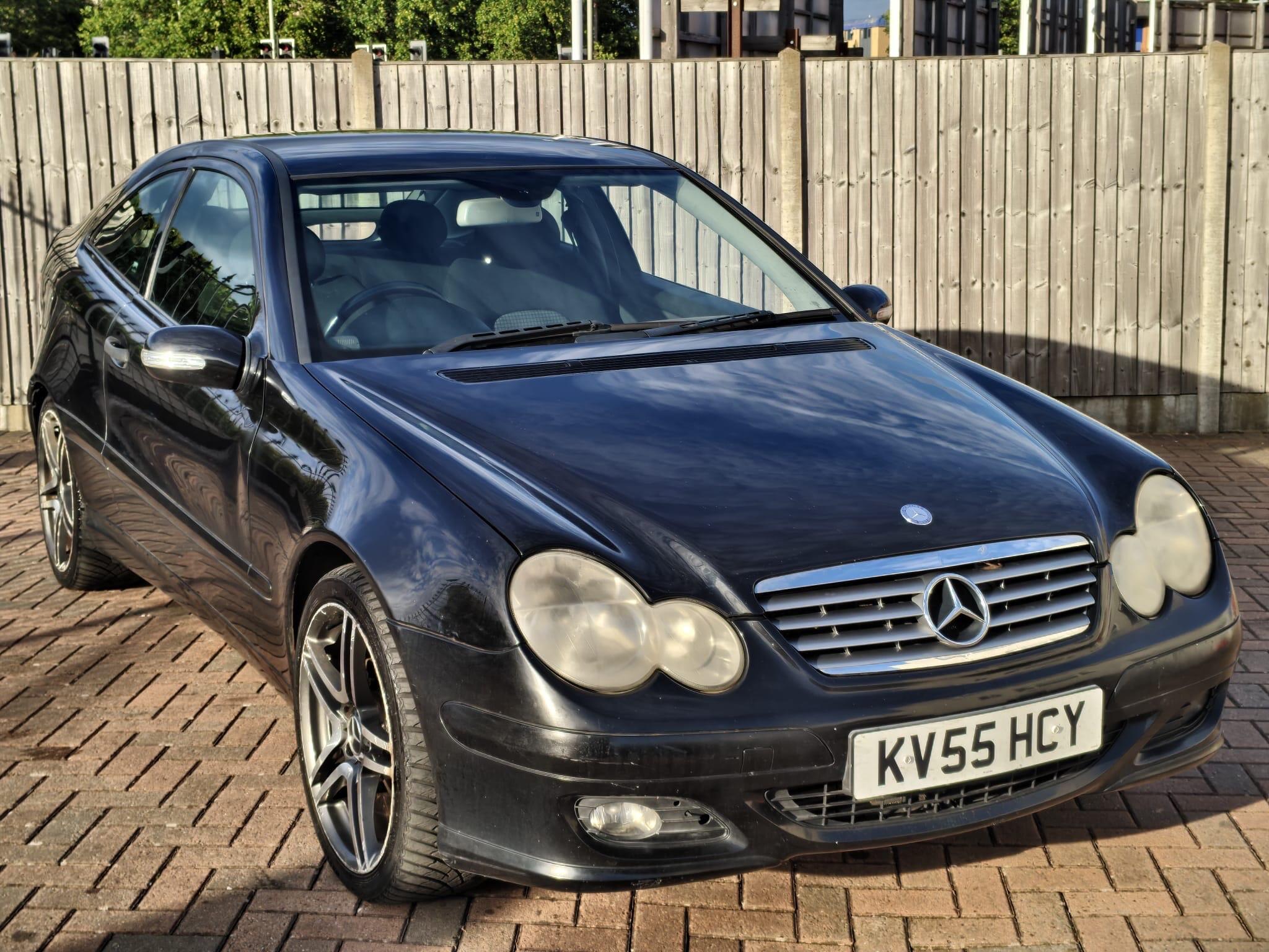 Mercedes-Benz C-Class view 3
