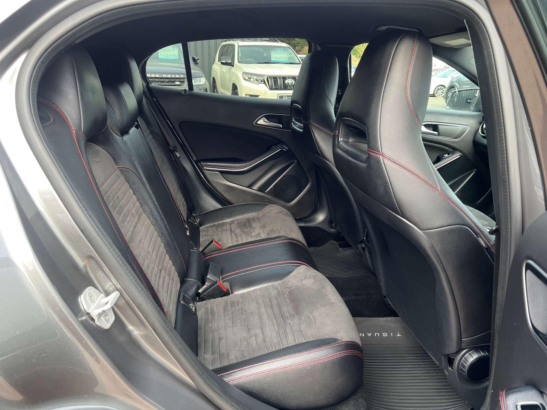 Mercedes-Benz GLA view 30