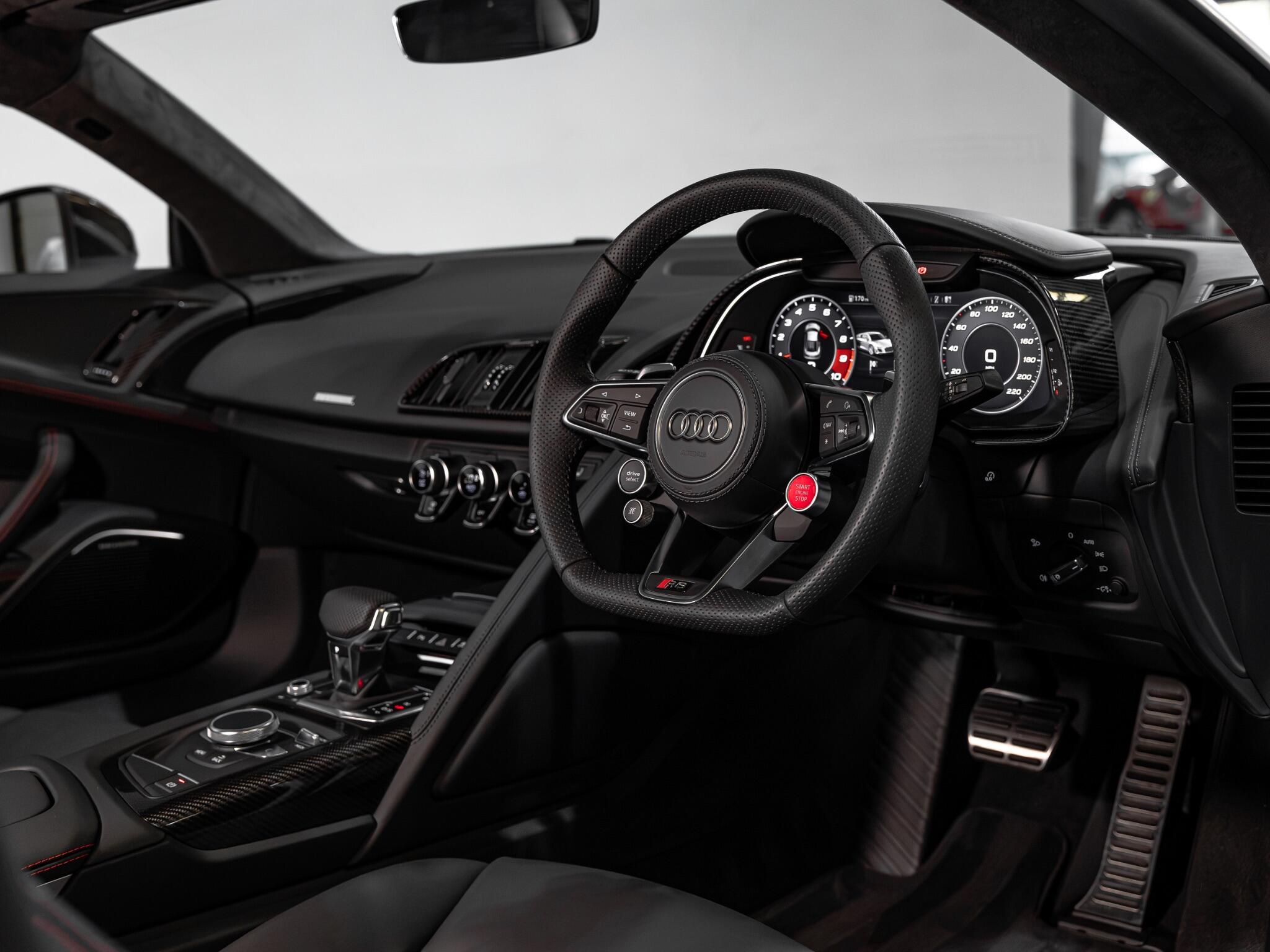 Audi R8 view 19