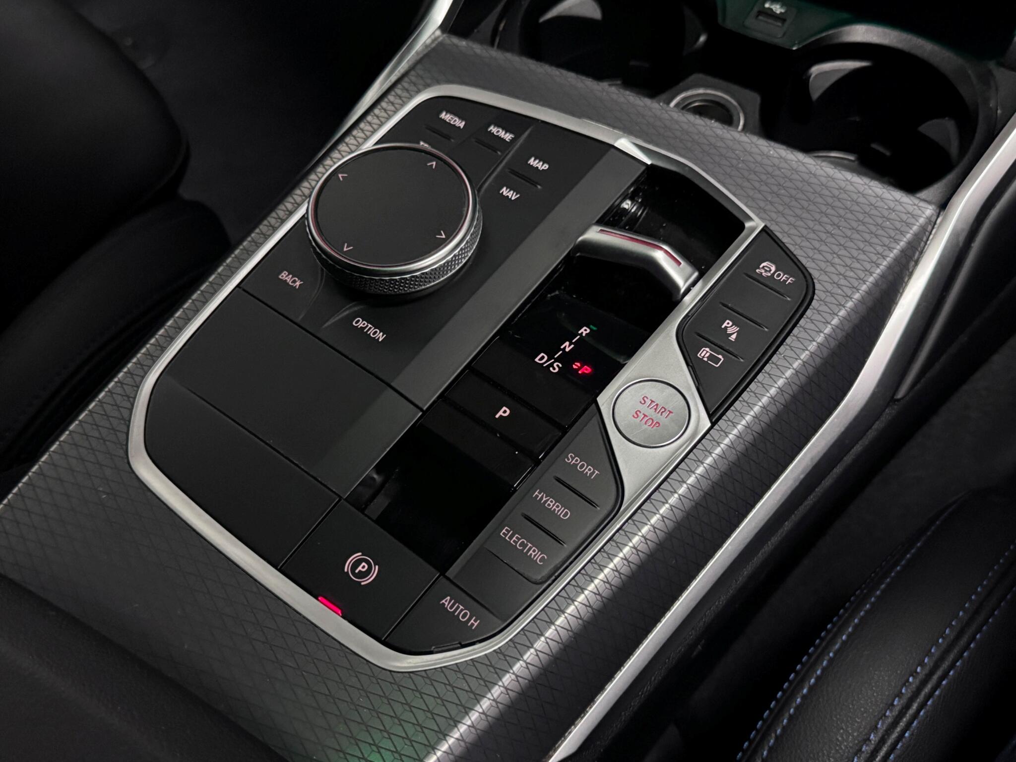 BMW 3 Series view 34