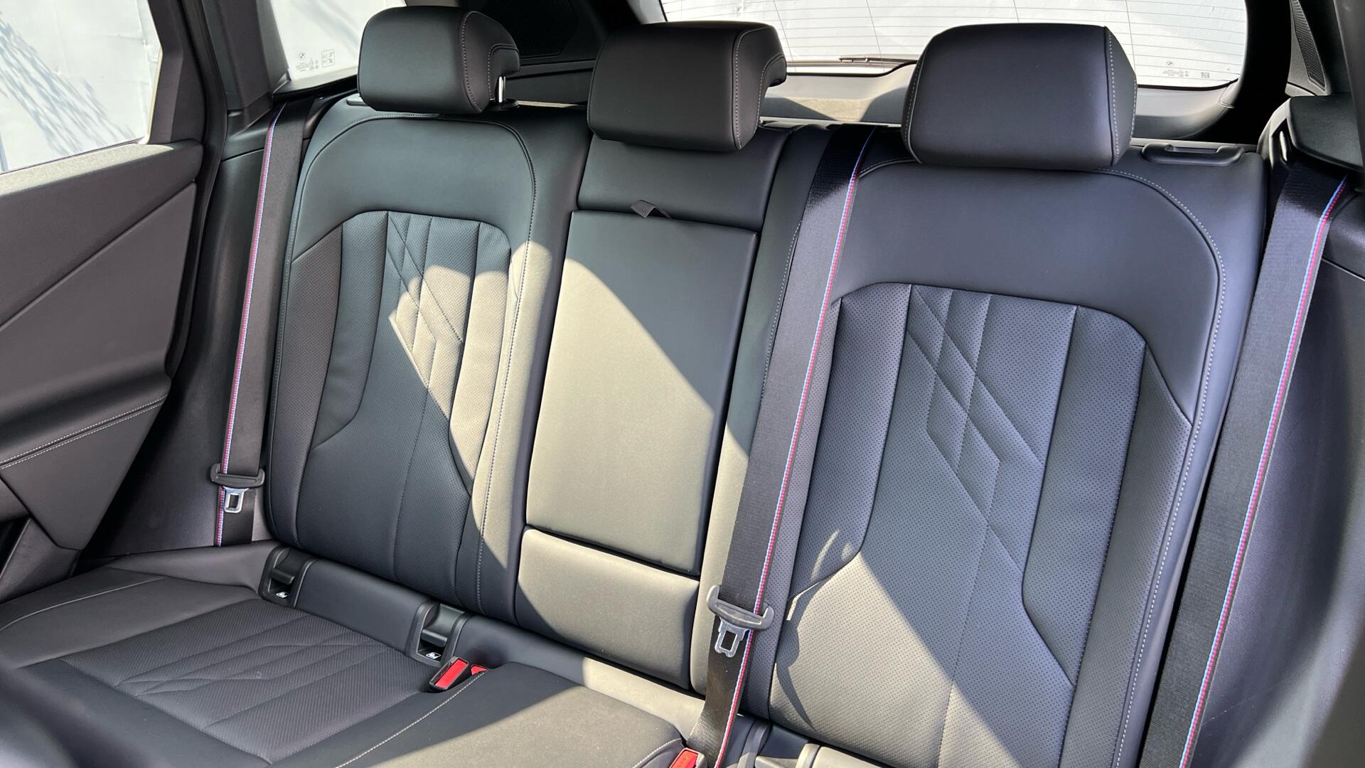 BMW X3 view 12