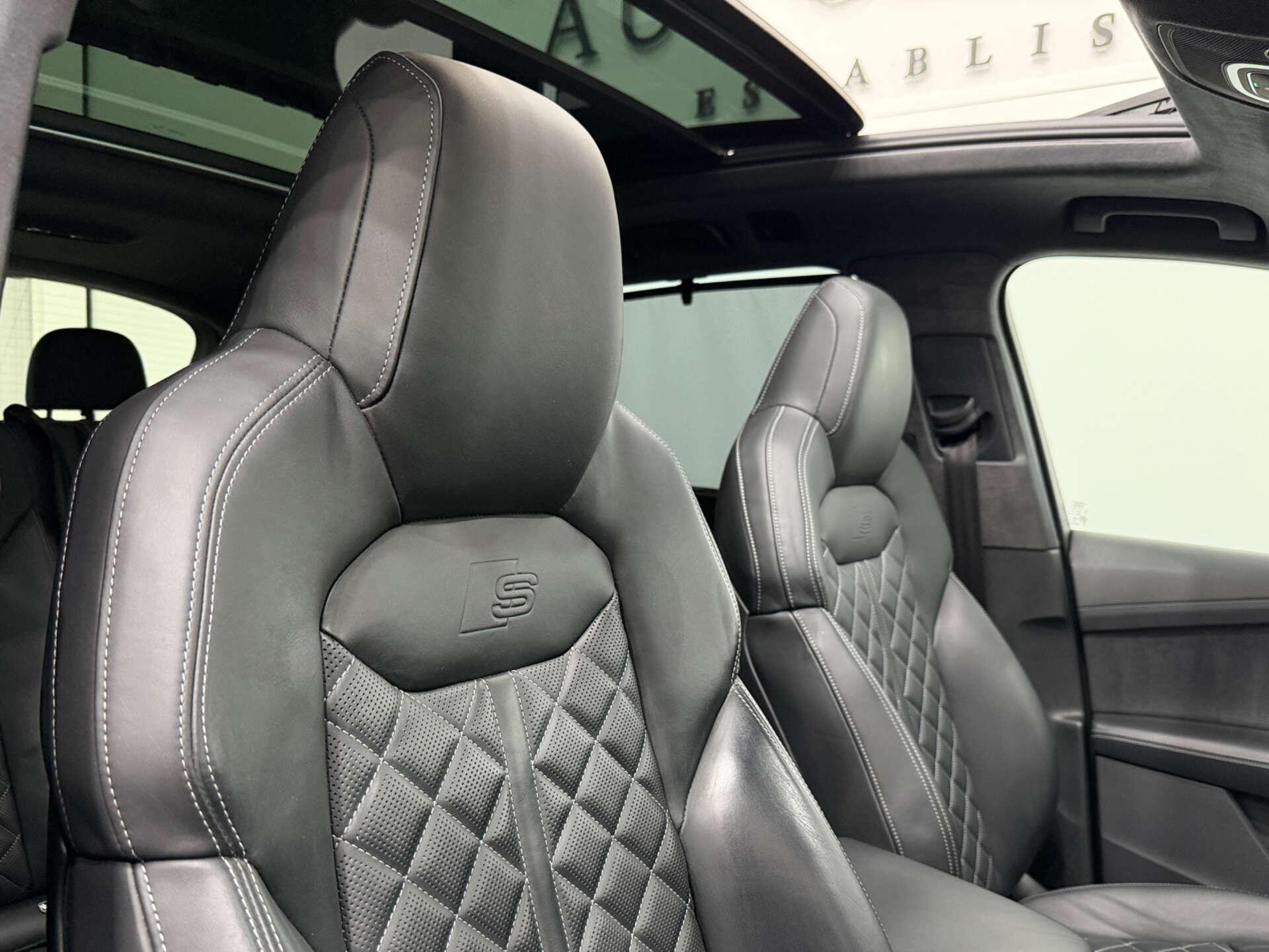 Audi SQ7 view 43
