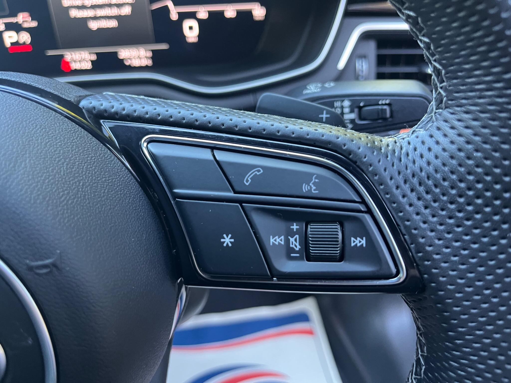 Audi S4 view 28
