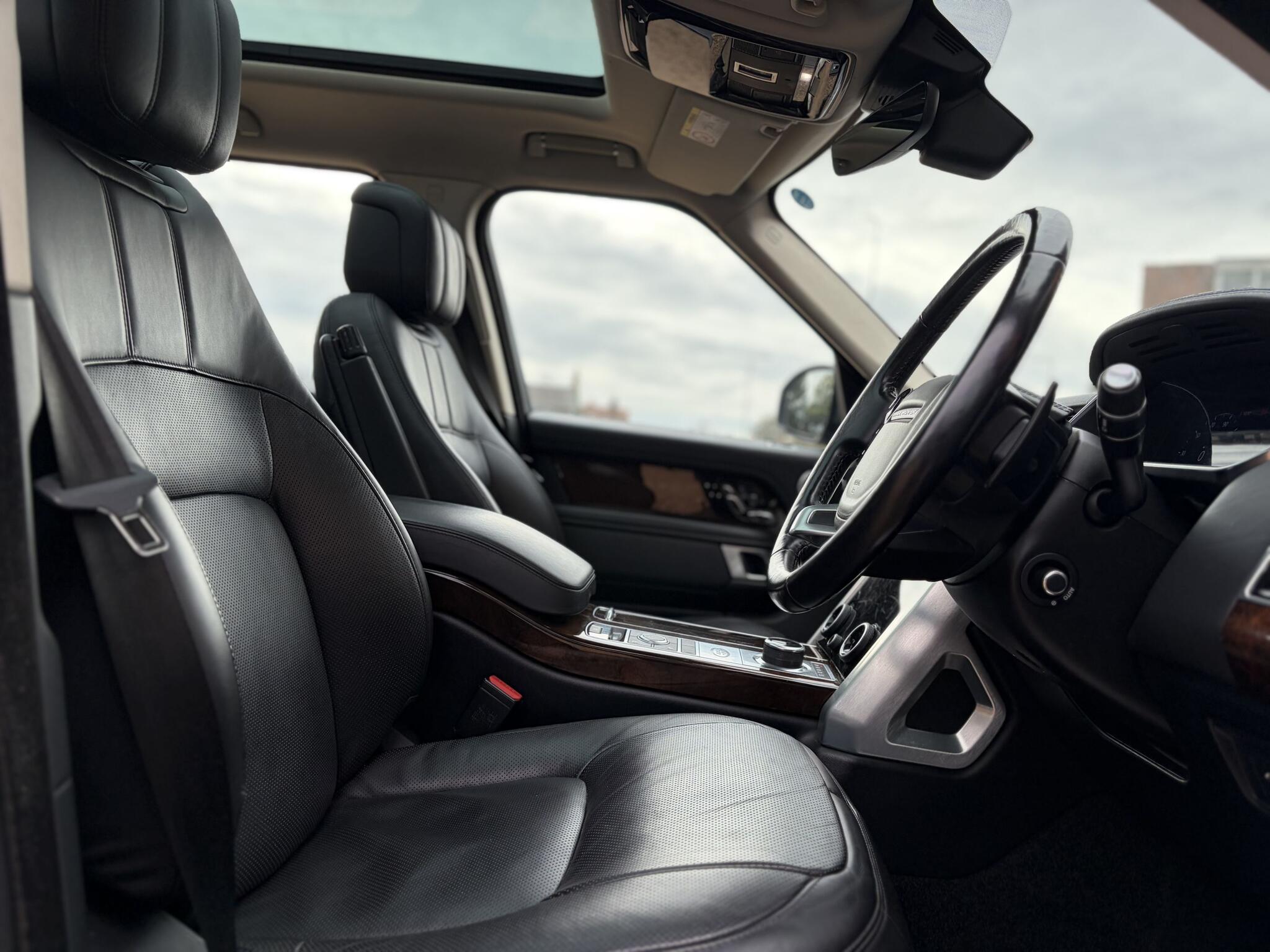 Land Rover Range Rover view 10