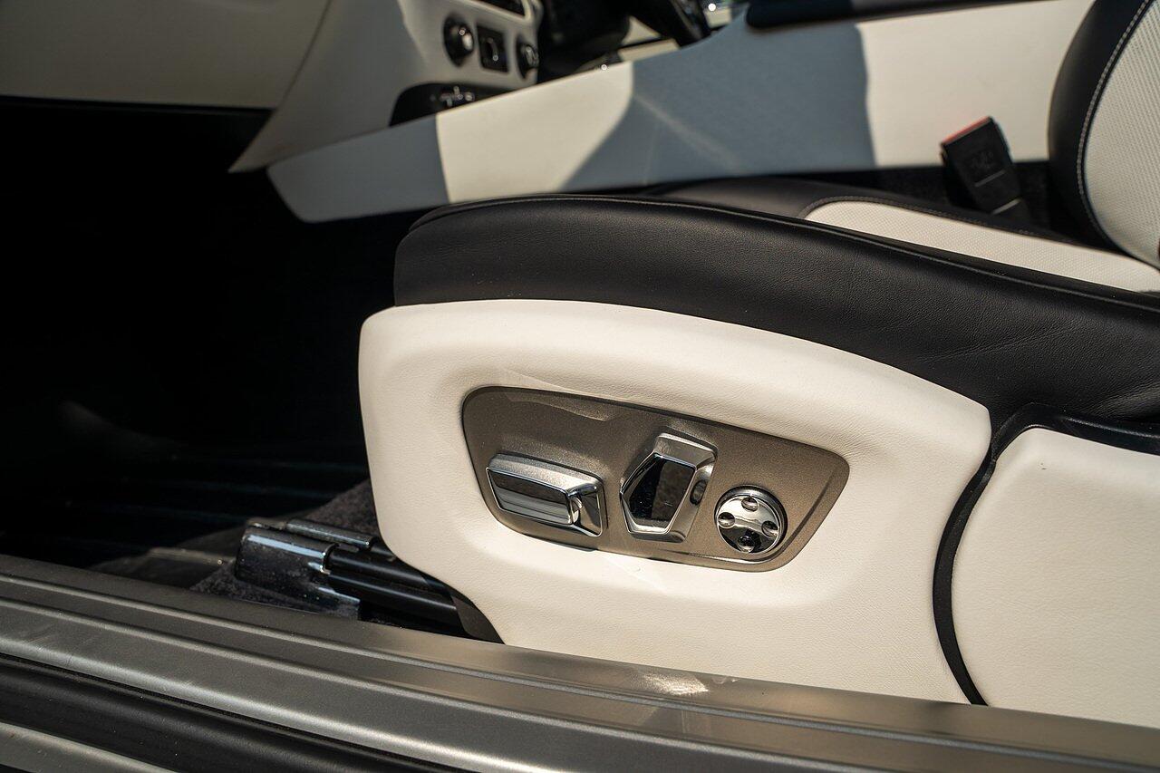 Rolls-Royce Dawn view 83