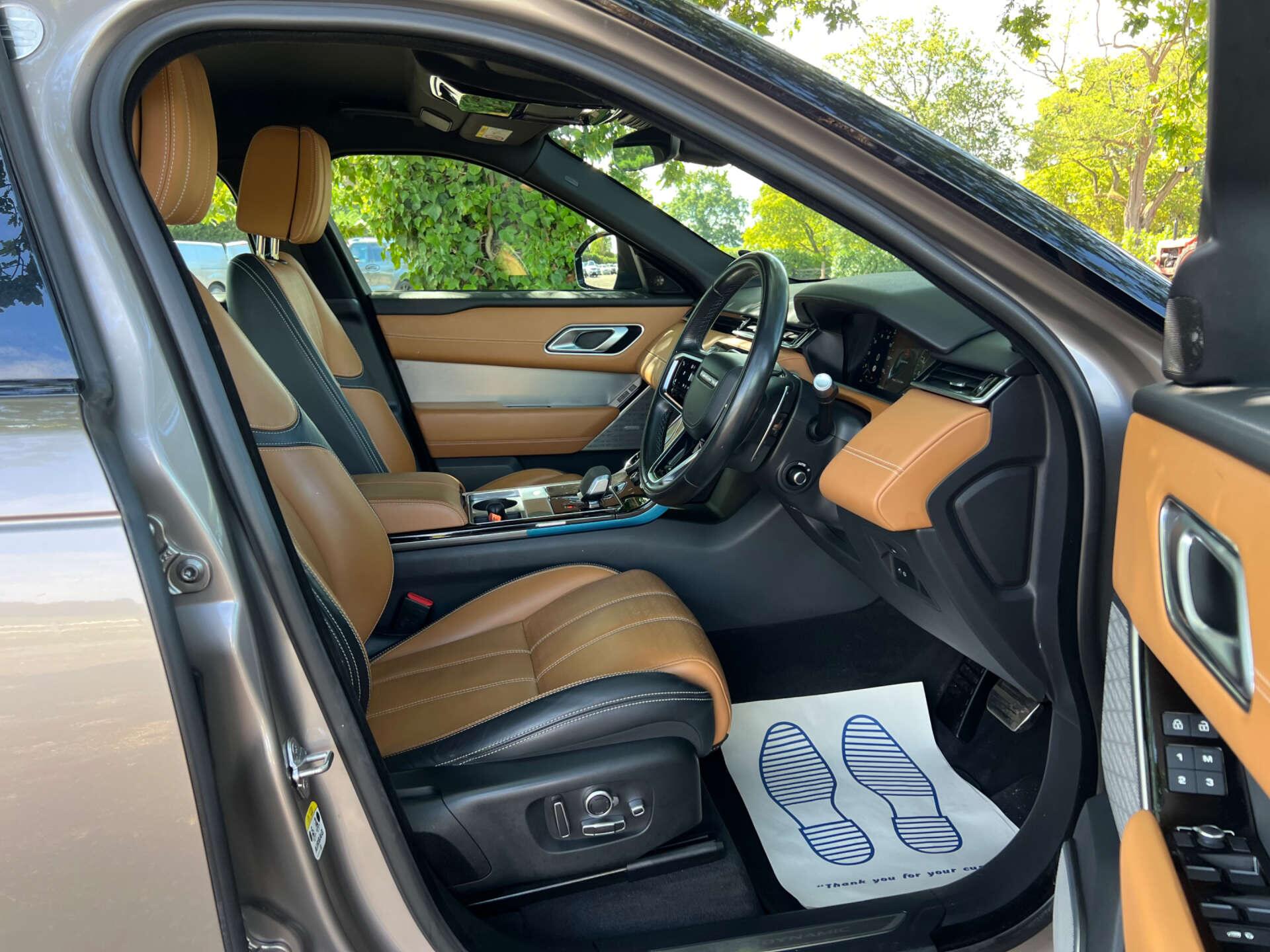 Land Rover Range Rover Velar view 14