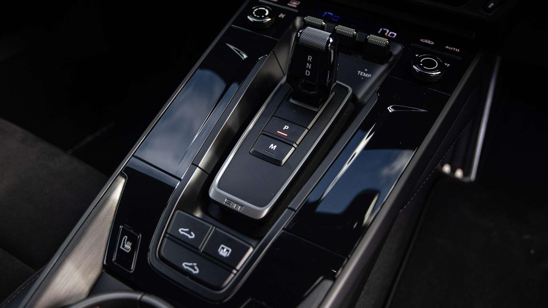 Porsche 911 view 26