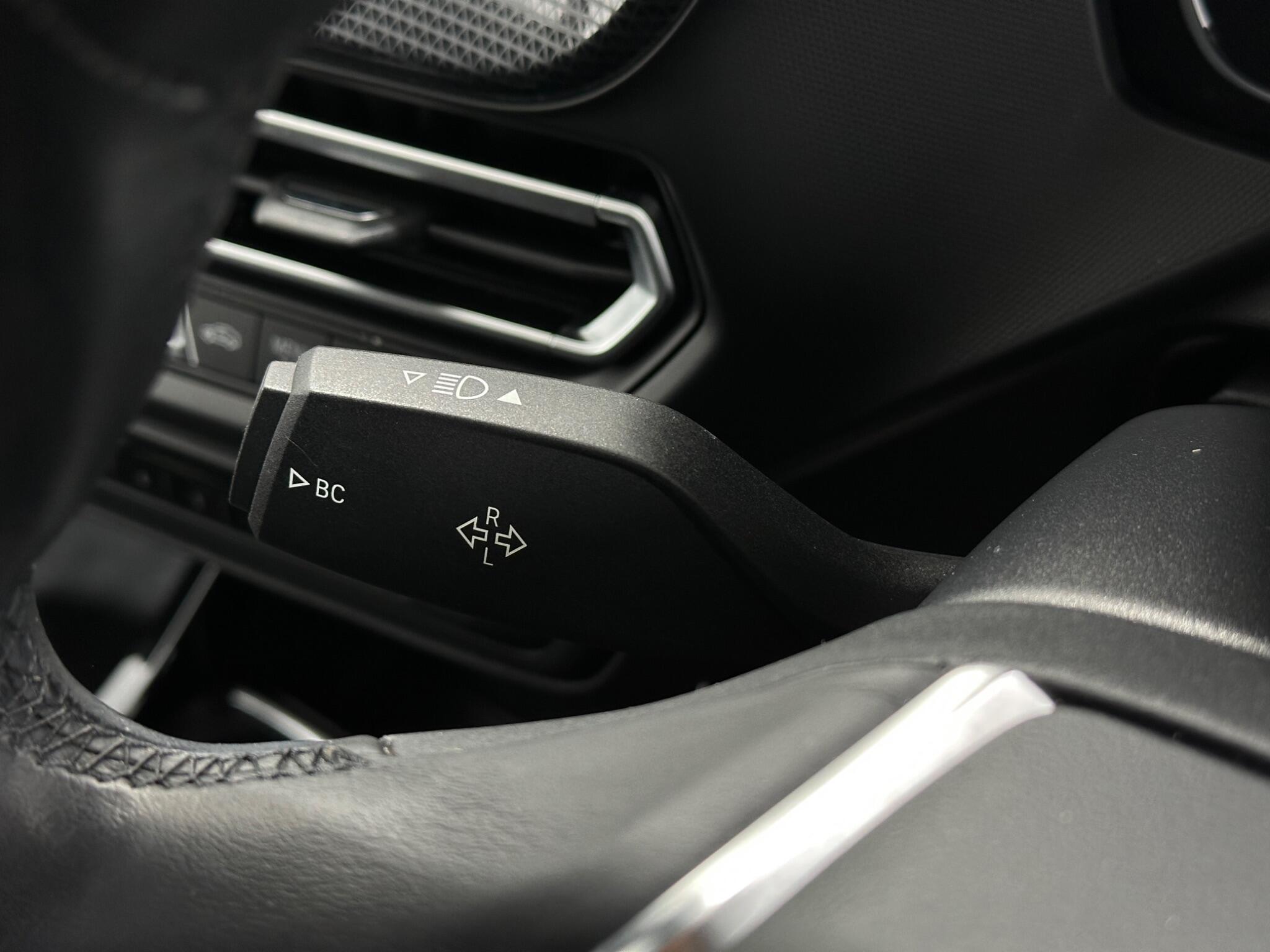 BMW 1 Series view 14