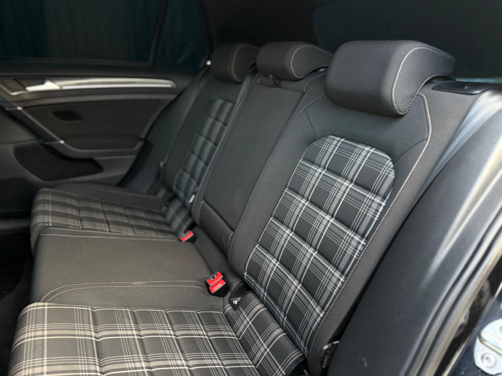 Volkswagen Golf view 21