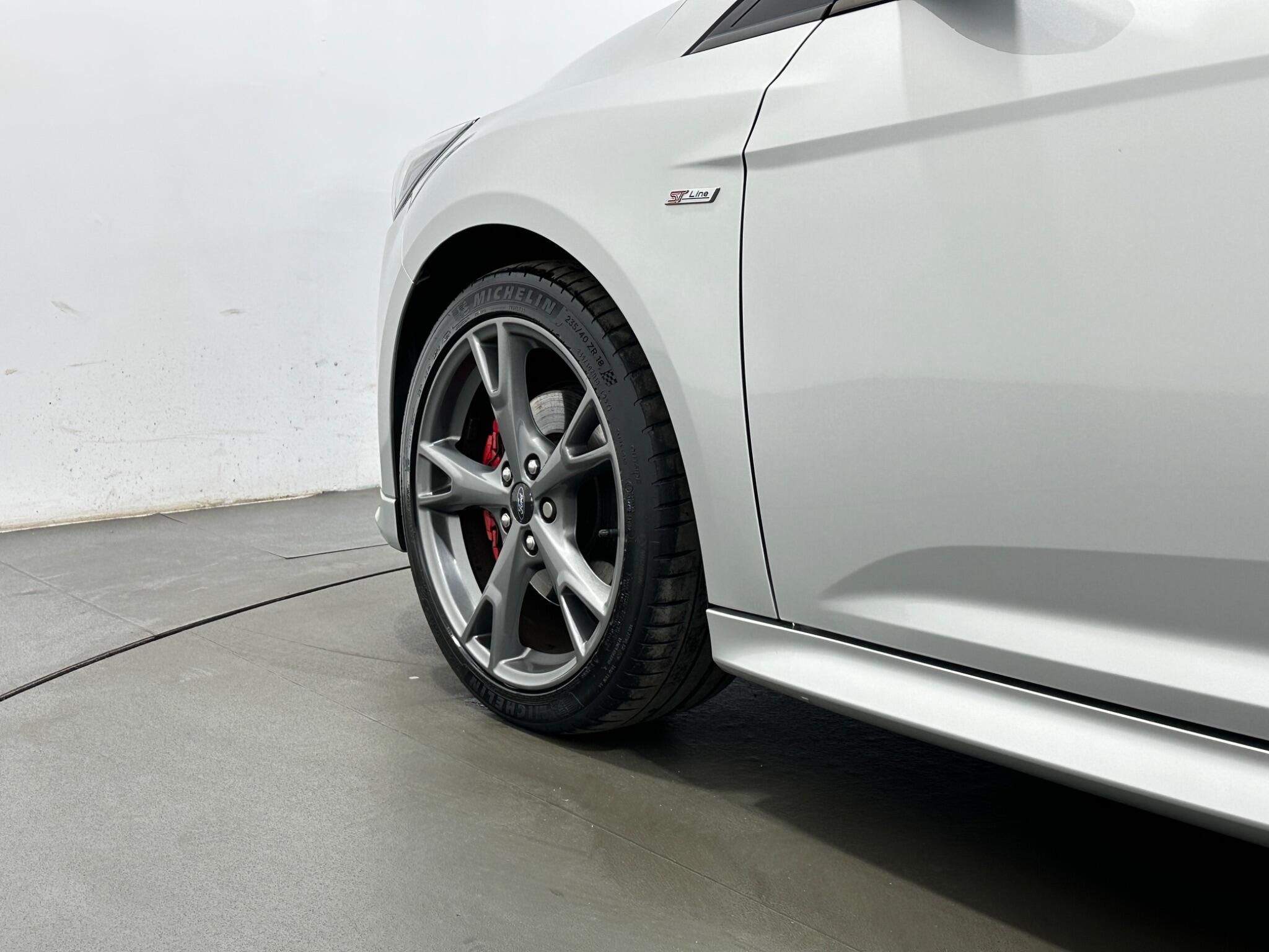 Ford Focus view 49