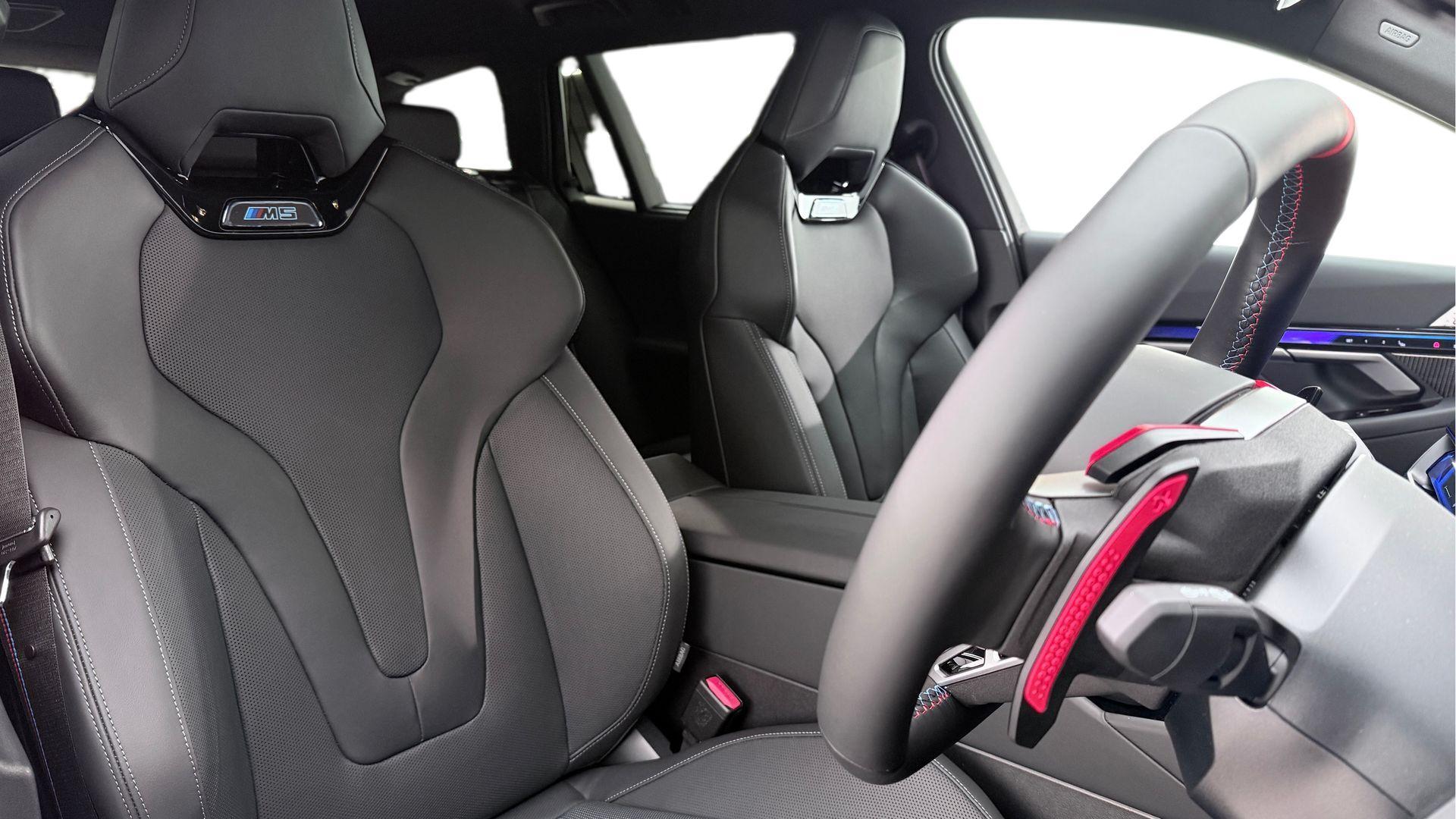 BMW M5 view 11