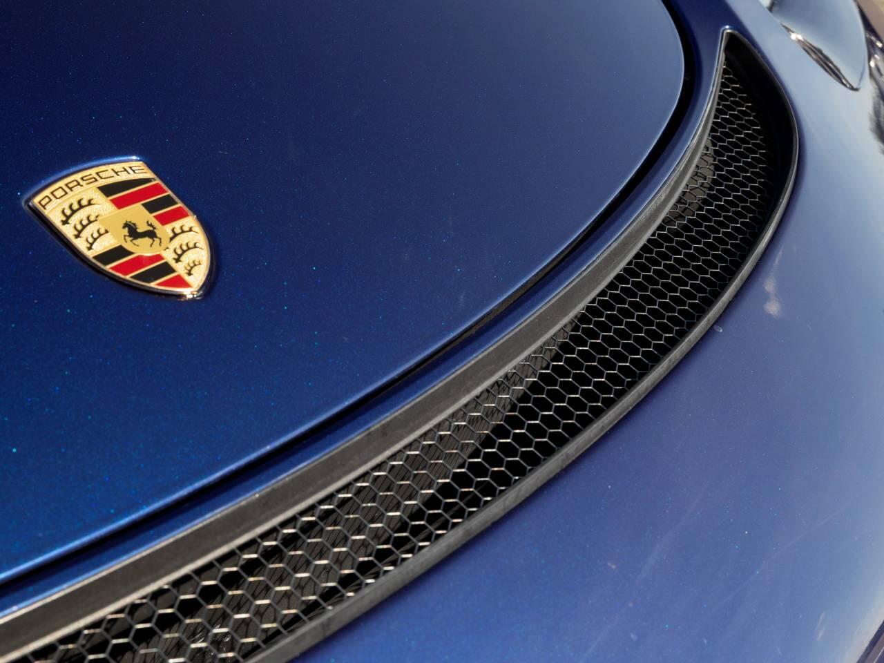 Porsche Cayman view 26