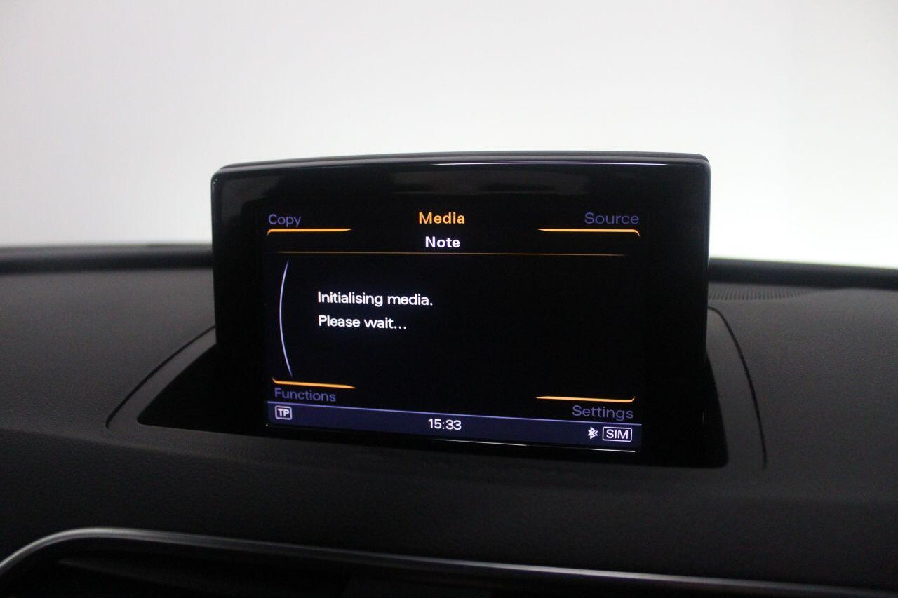 Audi Q3 view 37