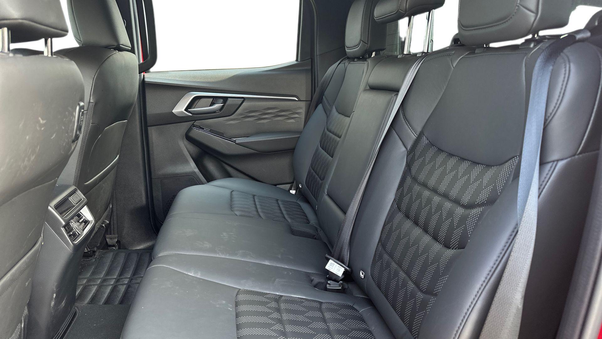 Isuzu D-Max view 4