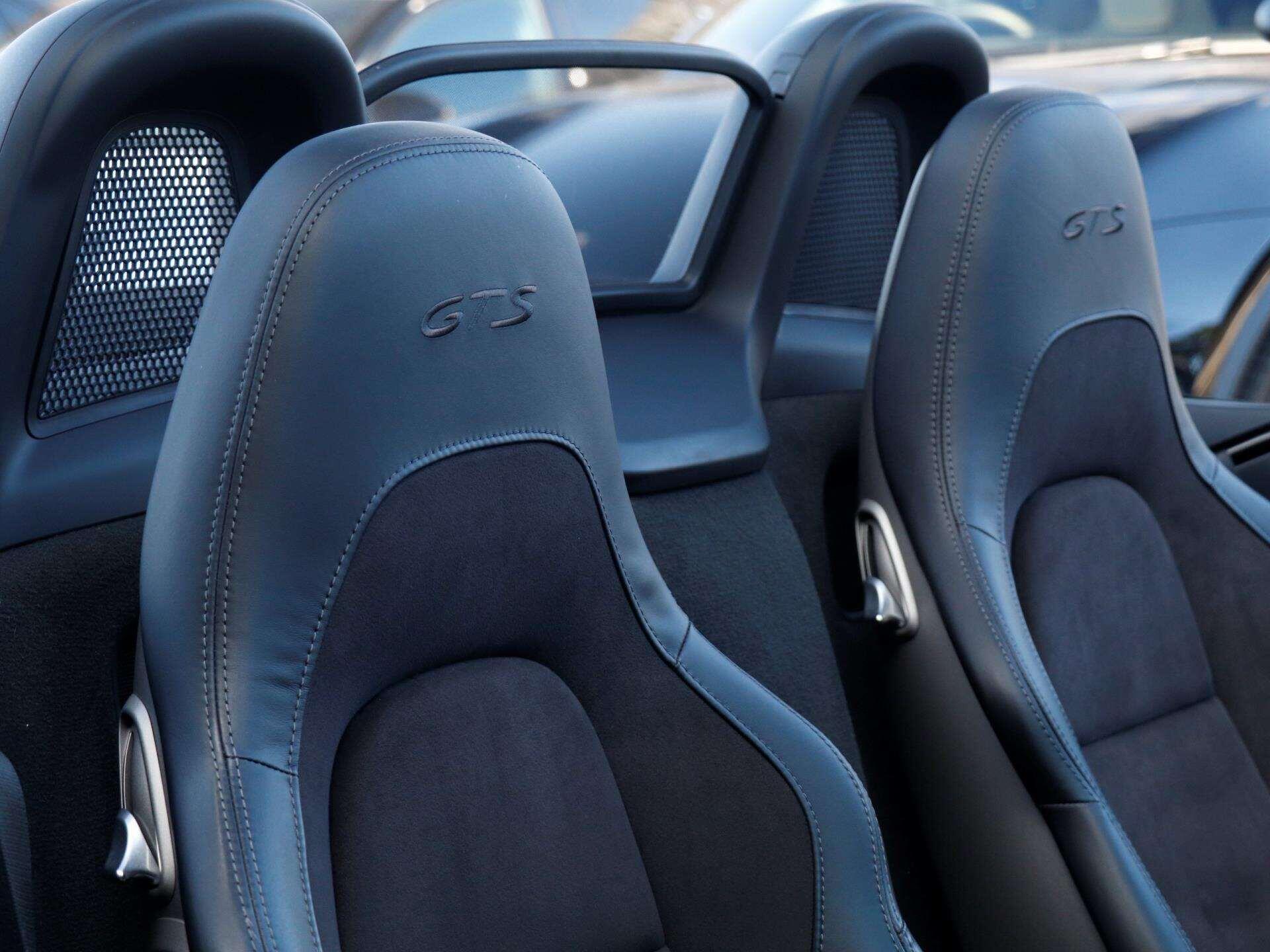 Porsche Boxster view 25