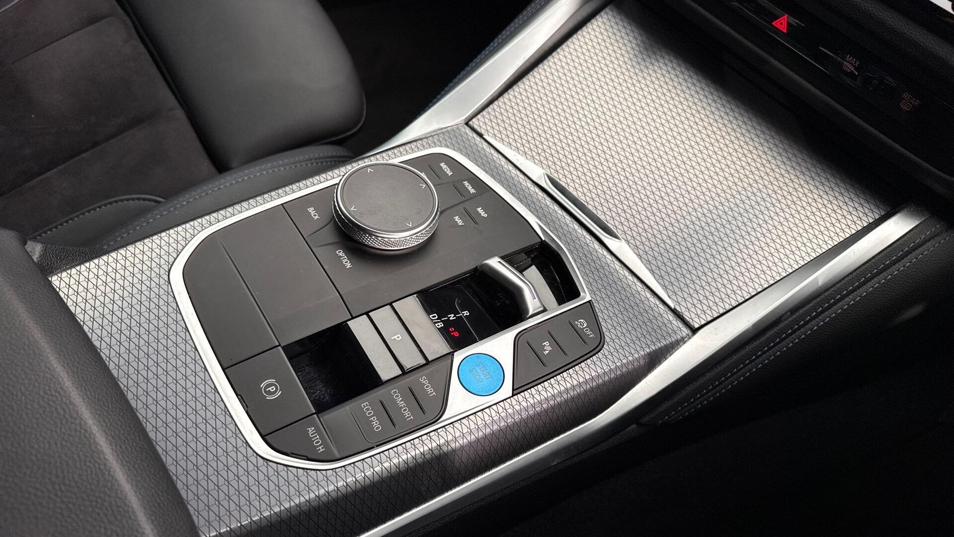 BMW i4 view 10
