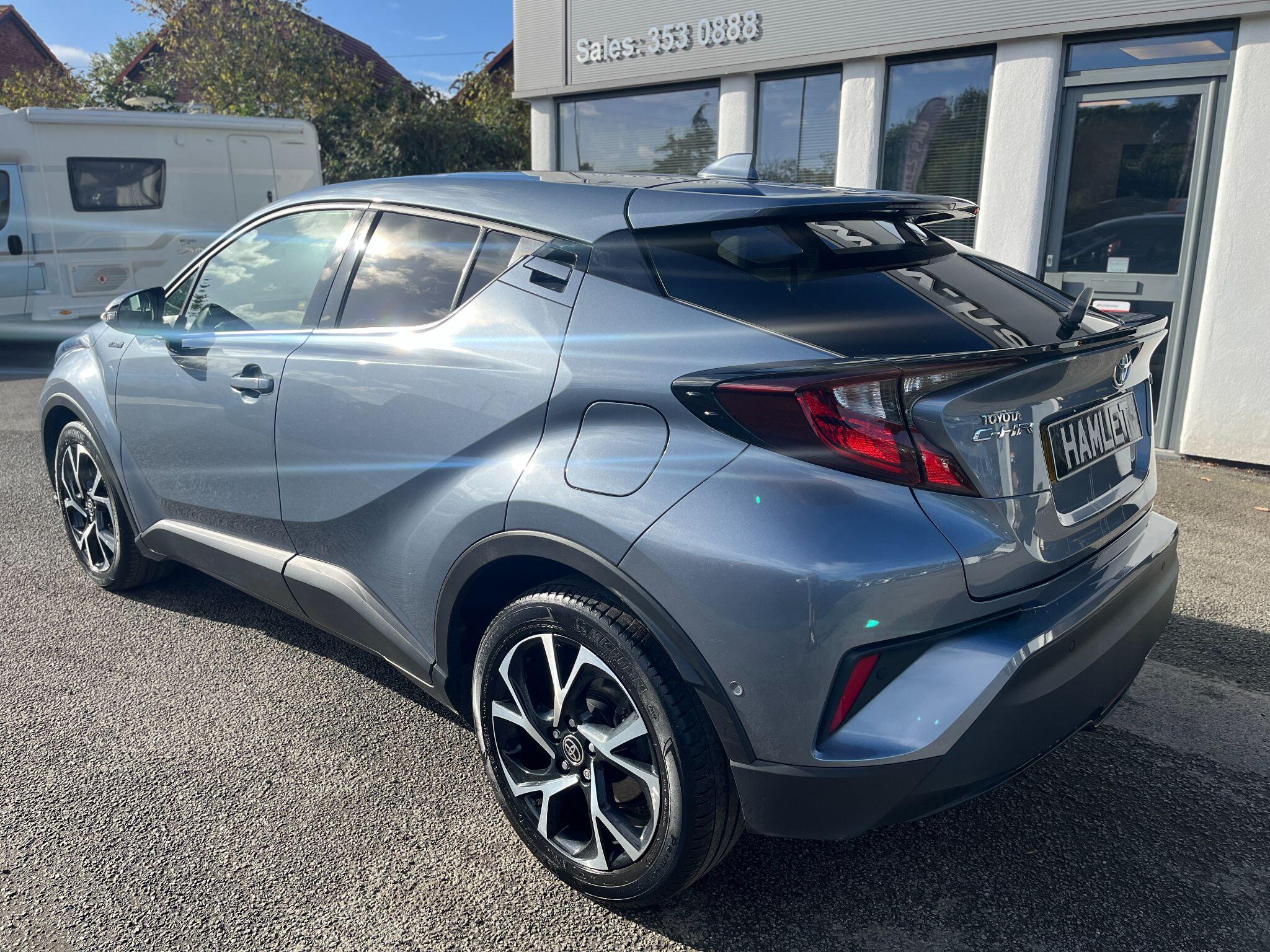 Toyota C-HR view 4