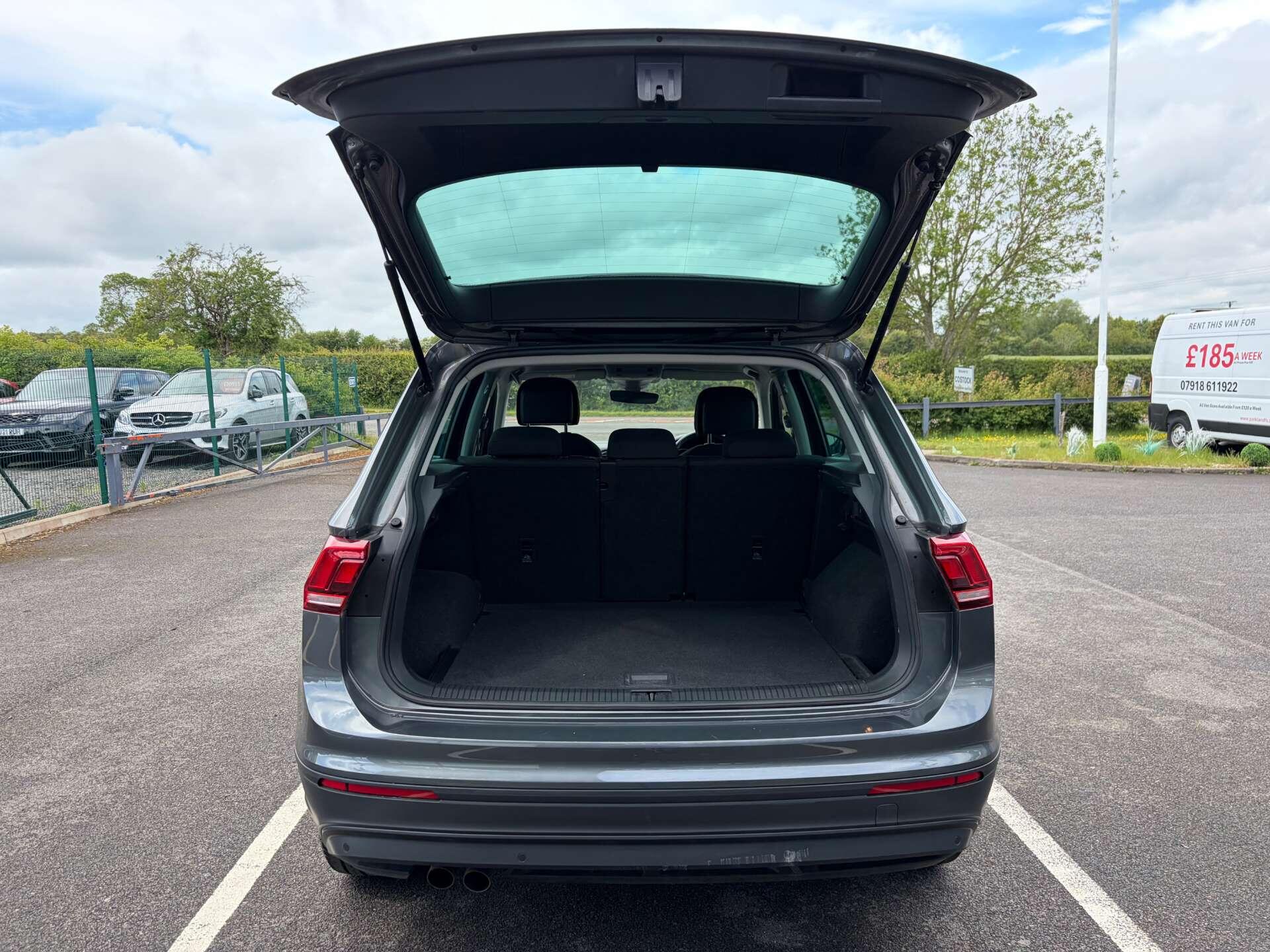 Volkswagen Tiguan view 24