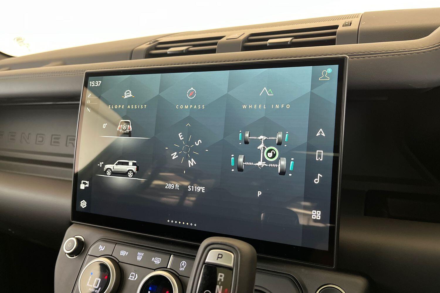 Land Rover Defender view 25