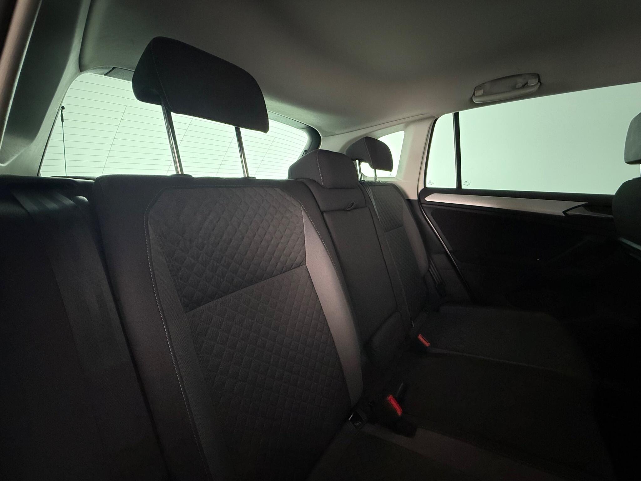 Volkswagen Tiguan view 24