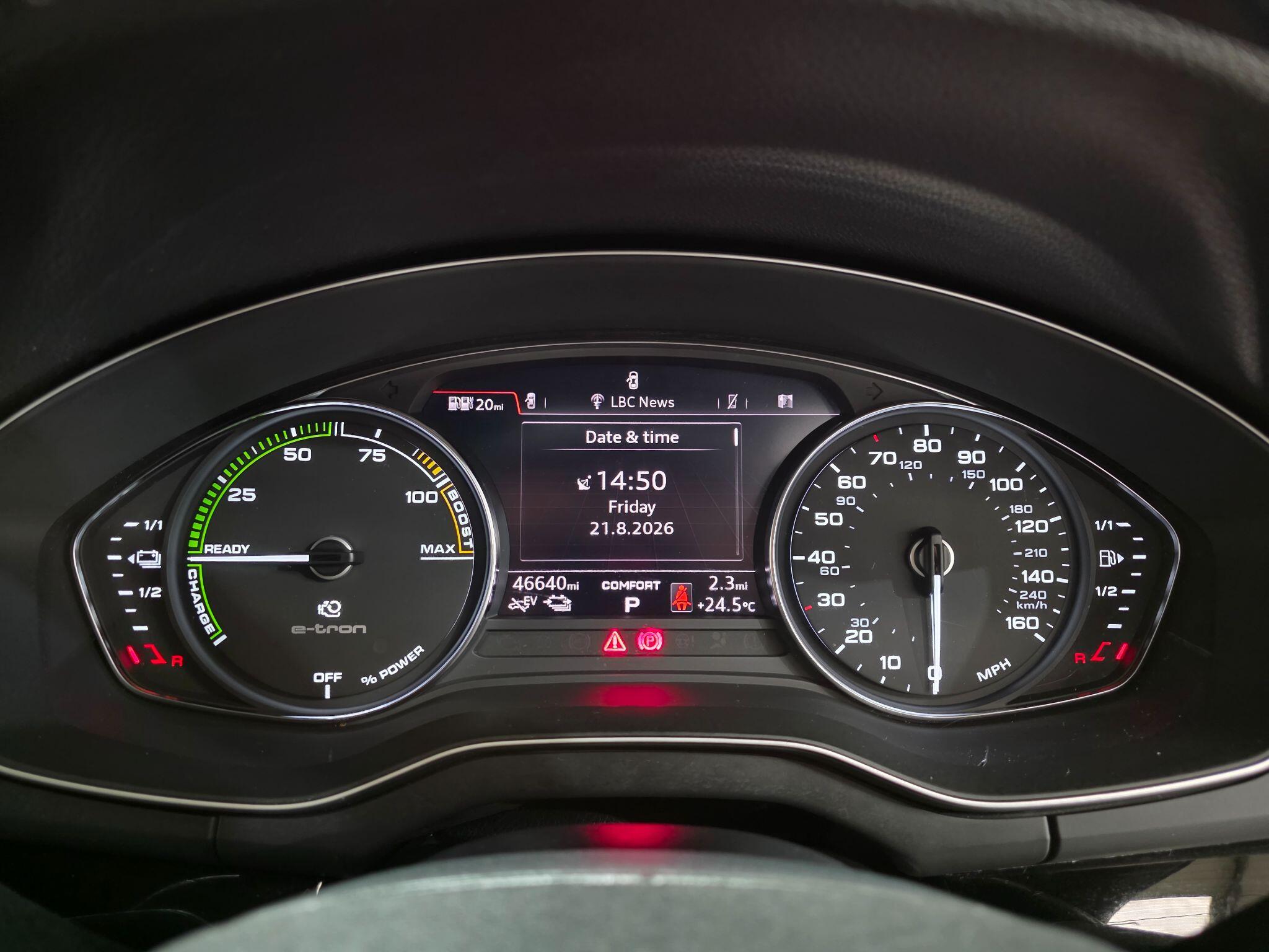 Audi Q5 view 14