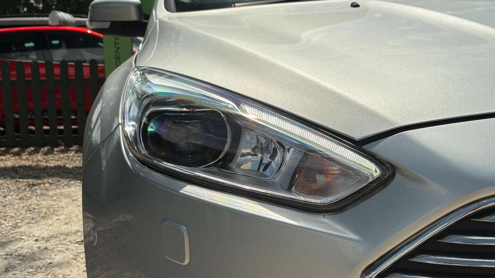 Ford Focus view 42