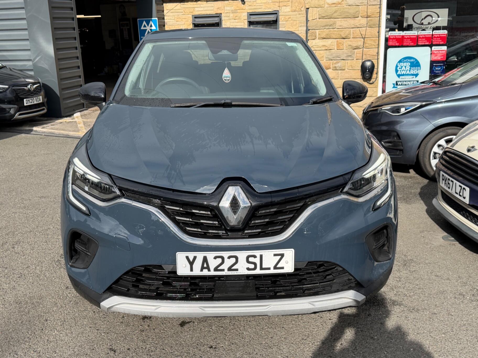 Renault Captur view 2