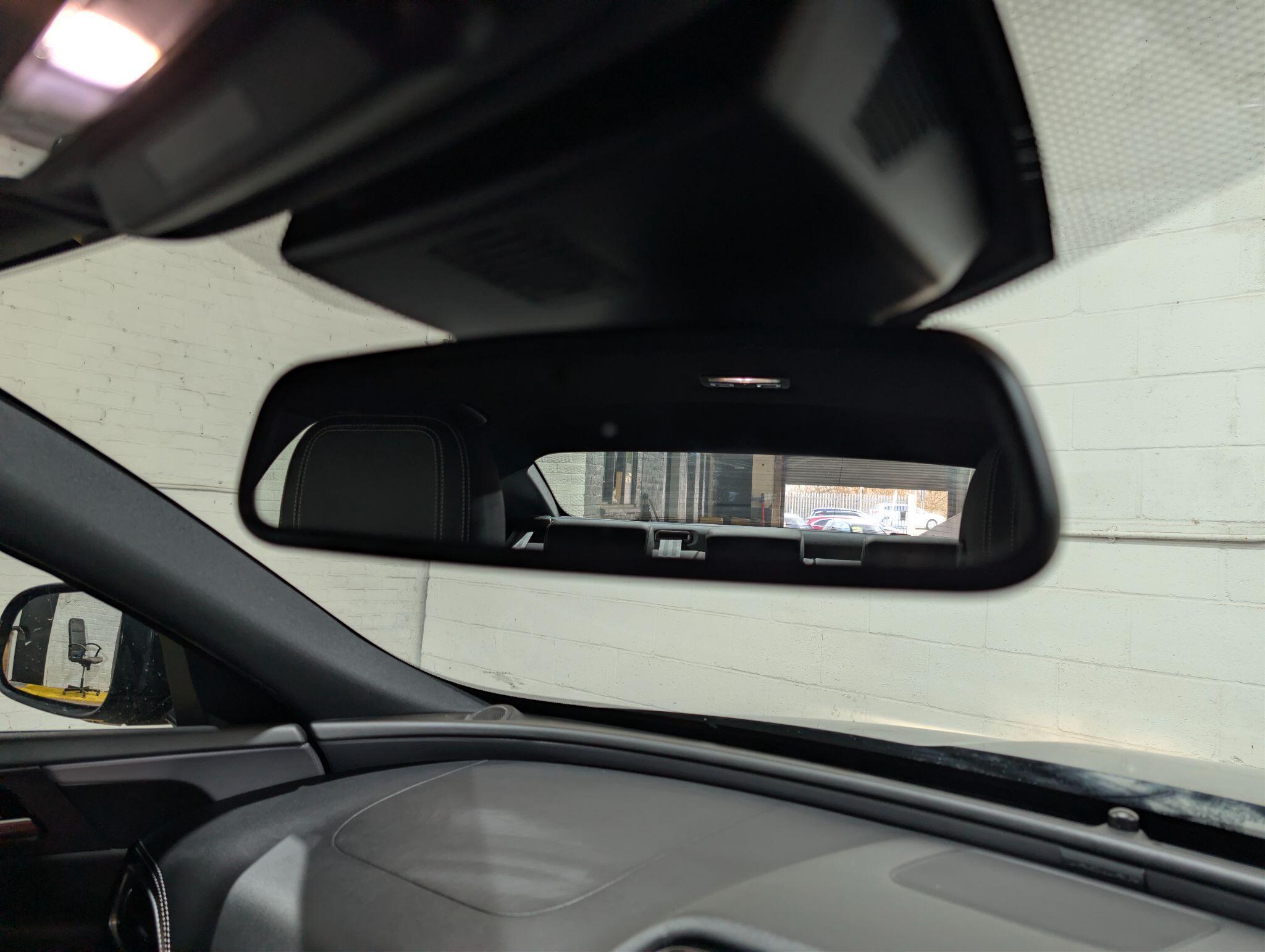 Jaguar Xe view 16